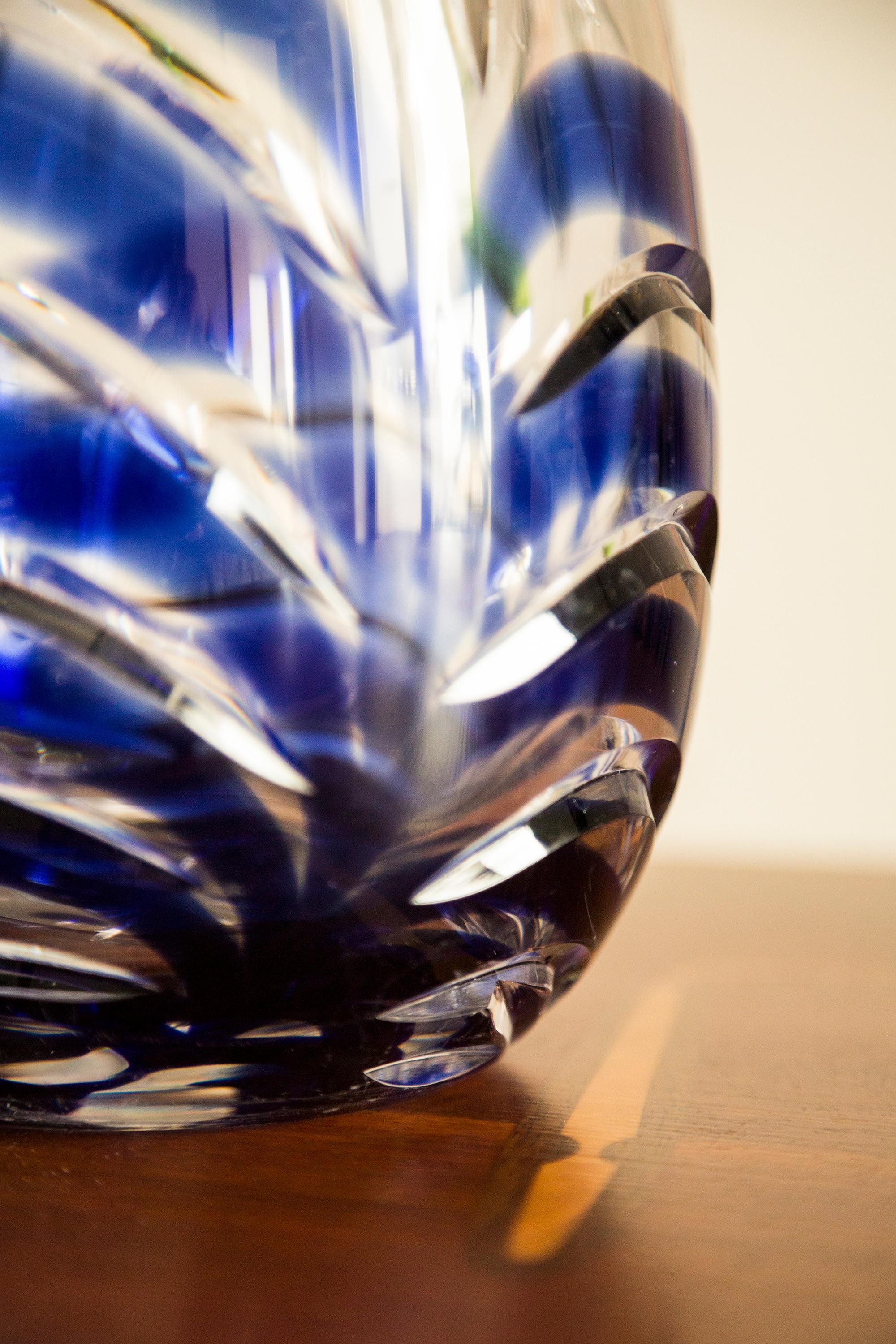 Mid-Century Modern Vase en cristal bleu et transparent du milieu du siècle dernier, Italie, années 1960 en vente