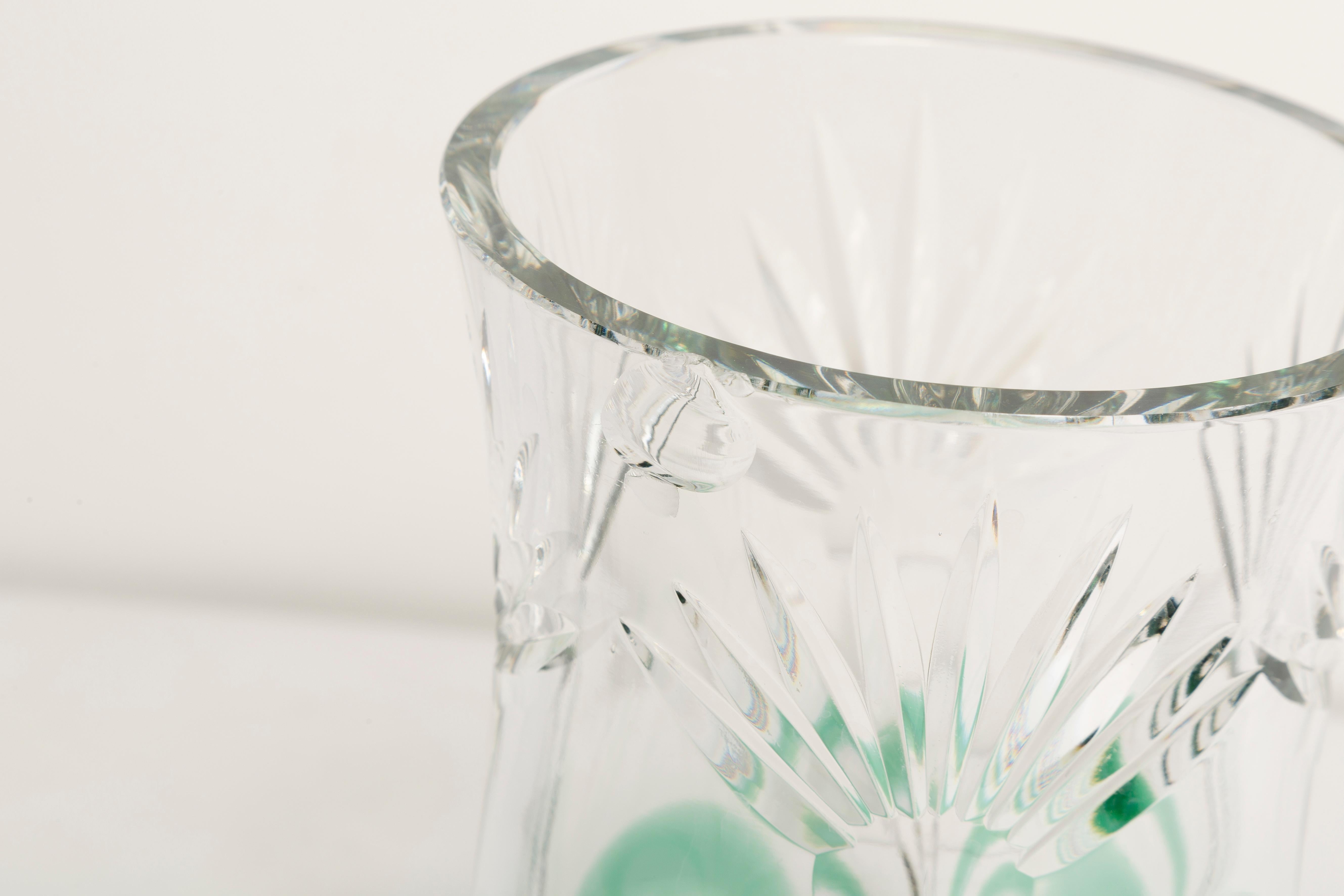 Mid-Century Vintage Transparent and Green Crystal Vase, Italy, 1960s For Sale 4