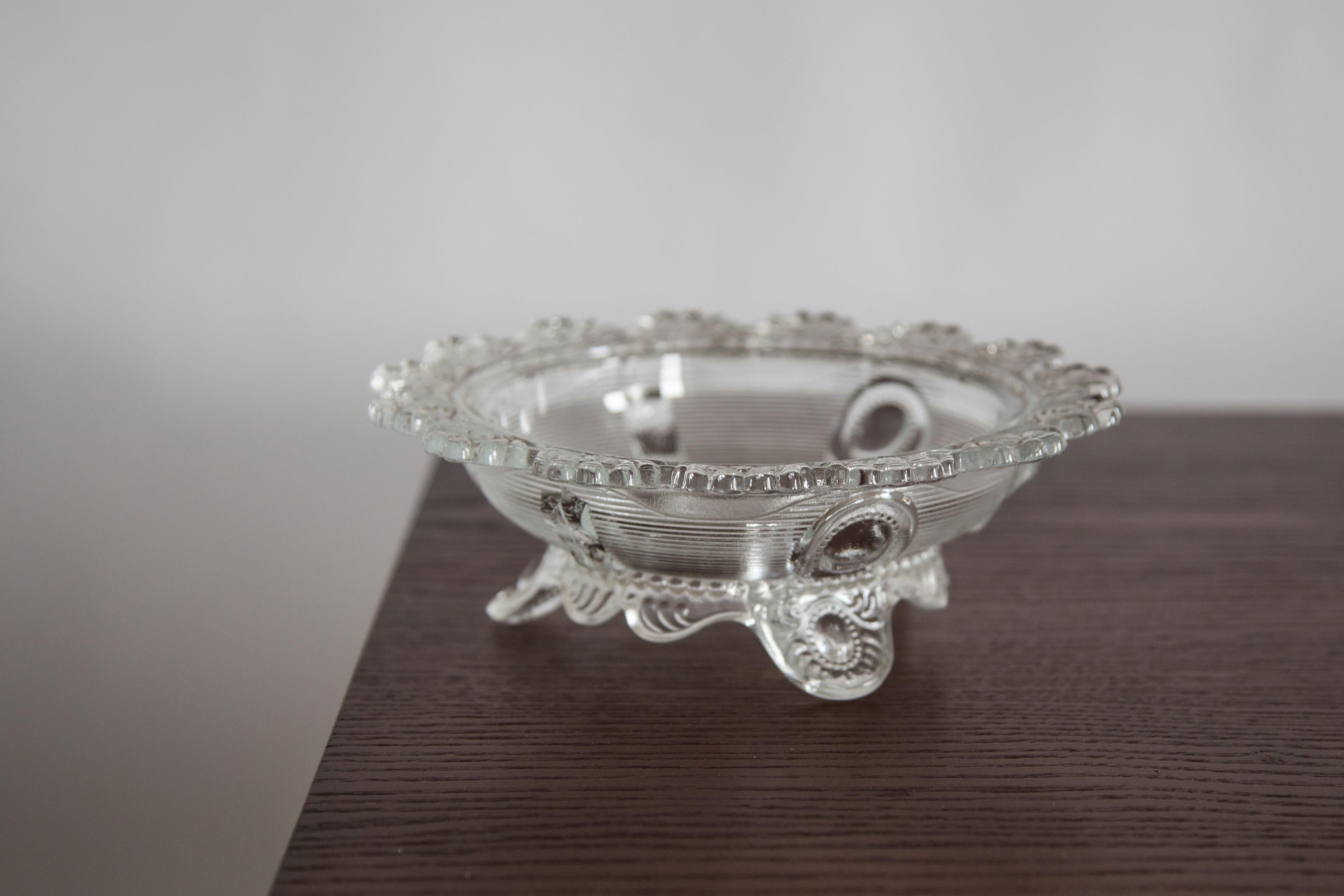 Vintage glass in good condition. This highly decorative bowl looks very good on every style table. Very good original vintage condition. 

Only one unique piece. 
