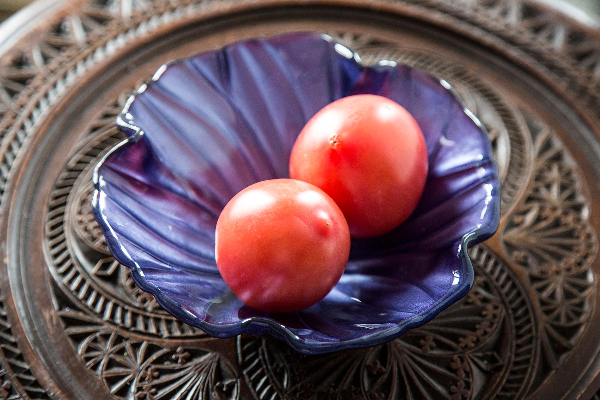 Italian Midcentury Vintage Violet Purple Flower Decorative Glass Plate, Italy, 1960s For Sale