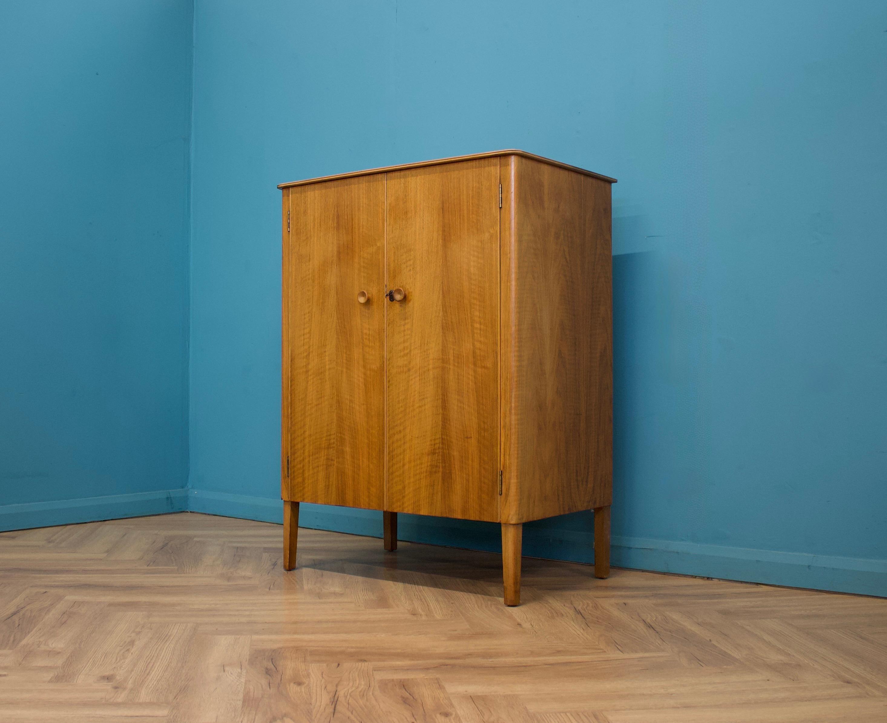 Mid Century Vintage Nussbaum Kompaktschrank von Gordon Russell, 1960er Jahre im Angebot 2