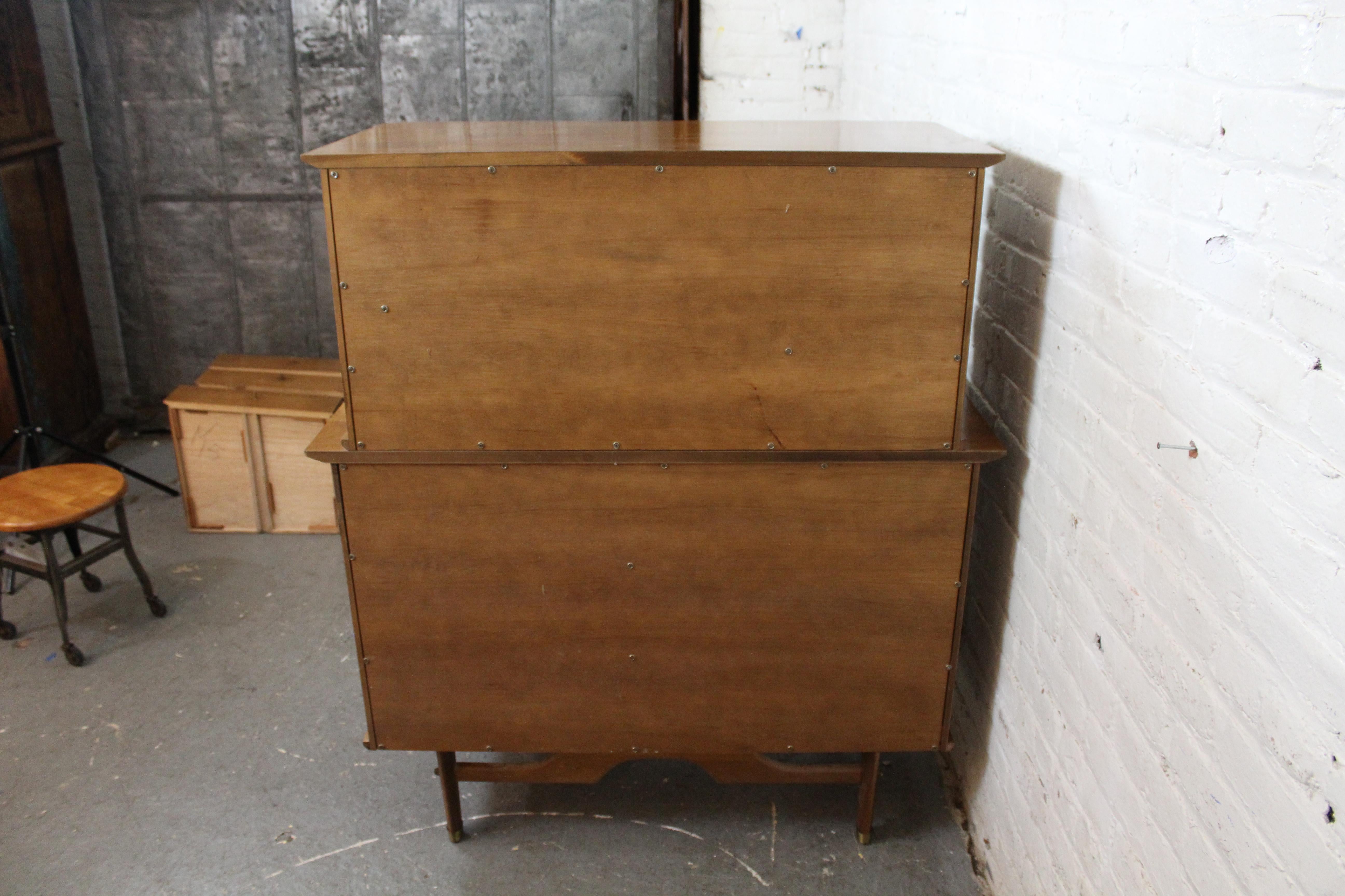 Mid-Century Vintage Walnut Gentleman's Chest by United Furniture For Sale 1