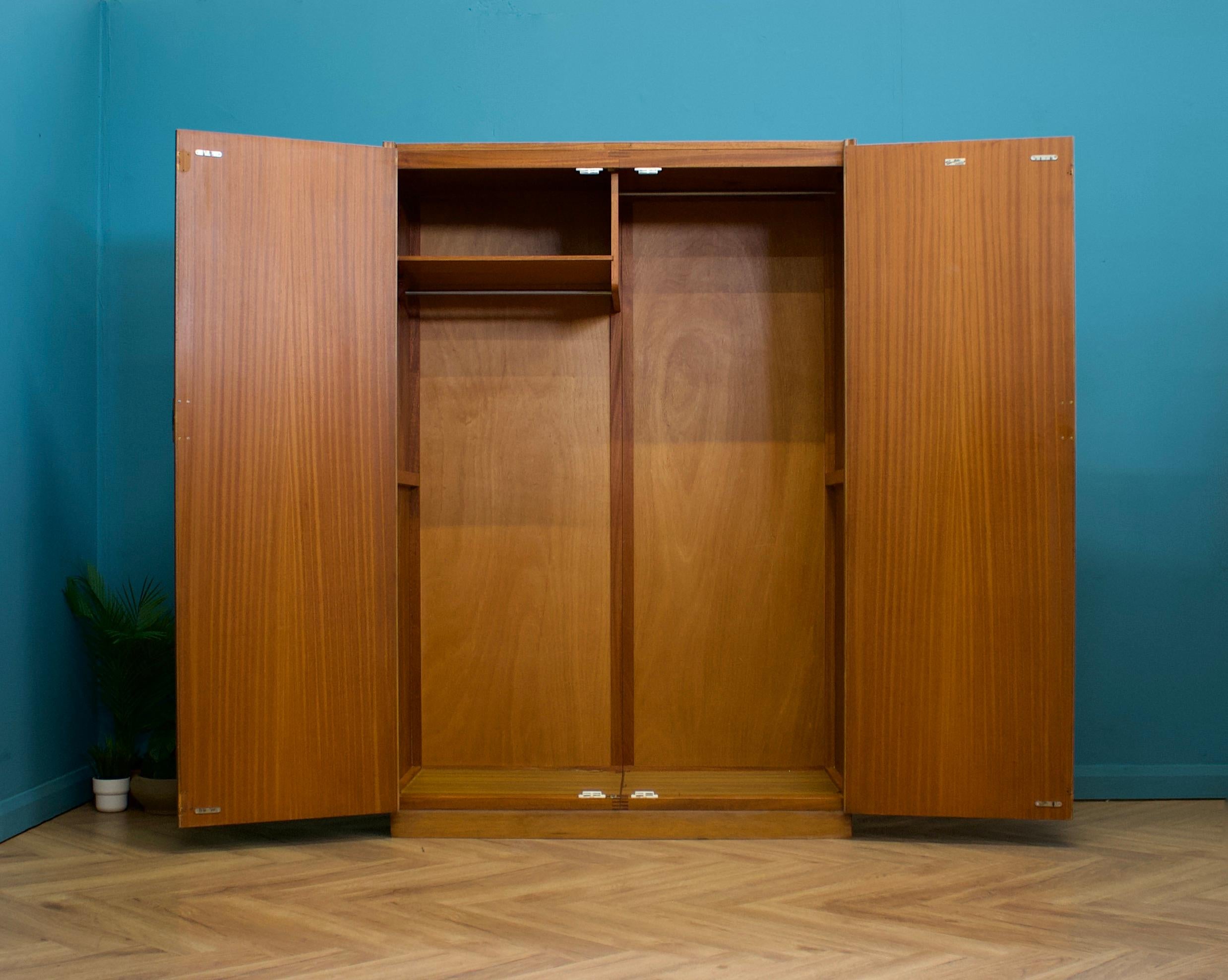Mid Century Vintage Walnut Wardrobe from Gordon Russell, 1960s In Good Condition In South Shields, GB