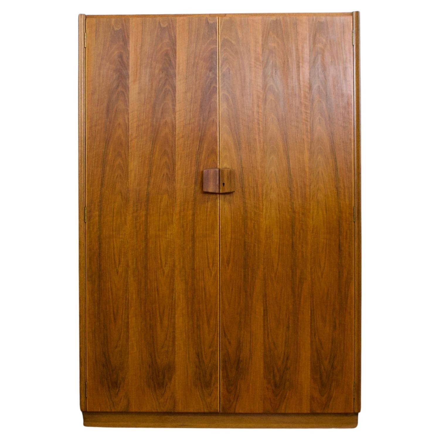 Mid Century Vintage Walnut Wardrobe from Gordon Russell, 1960s