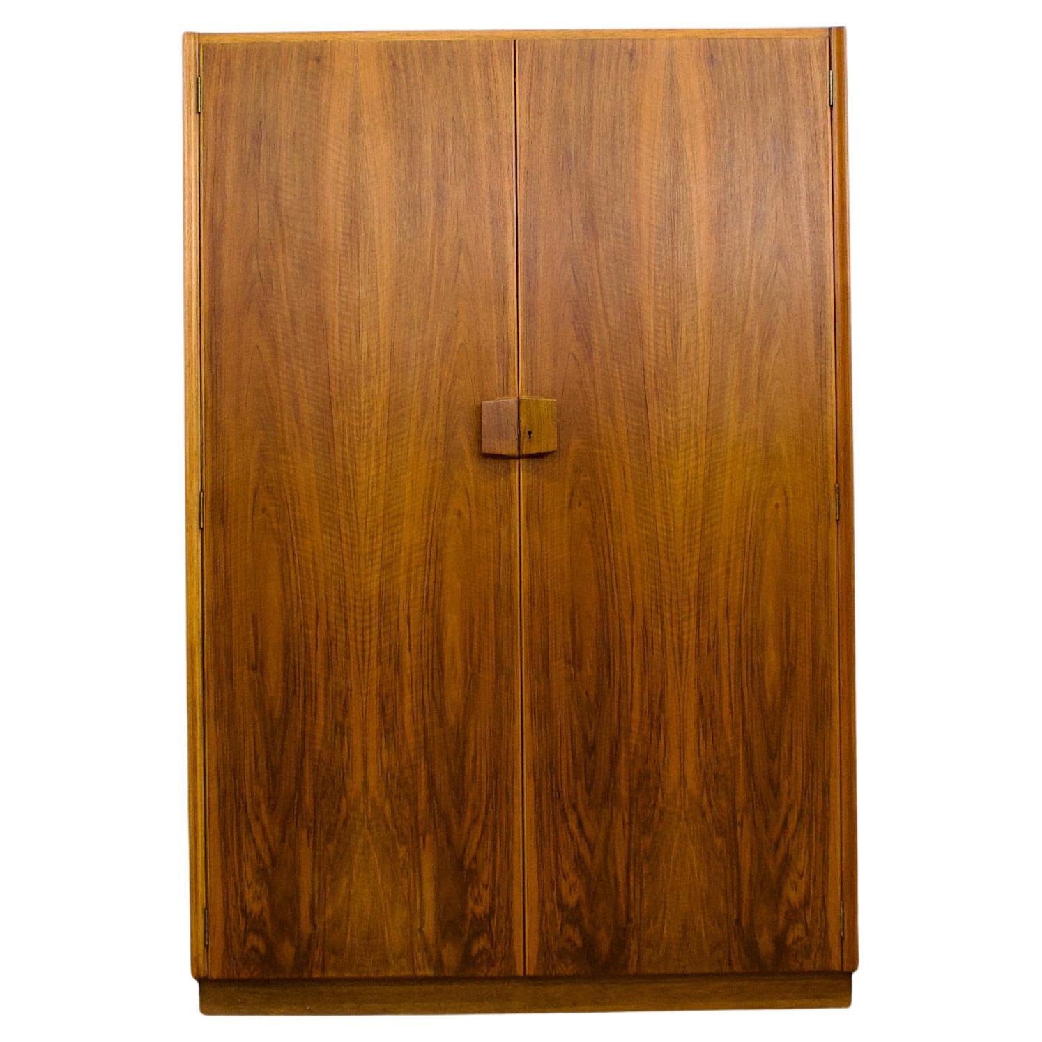 Mid Century Vintage Walnut Wardrobe from Gordon Russell, 1960s