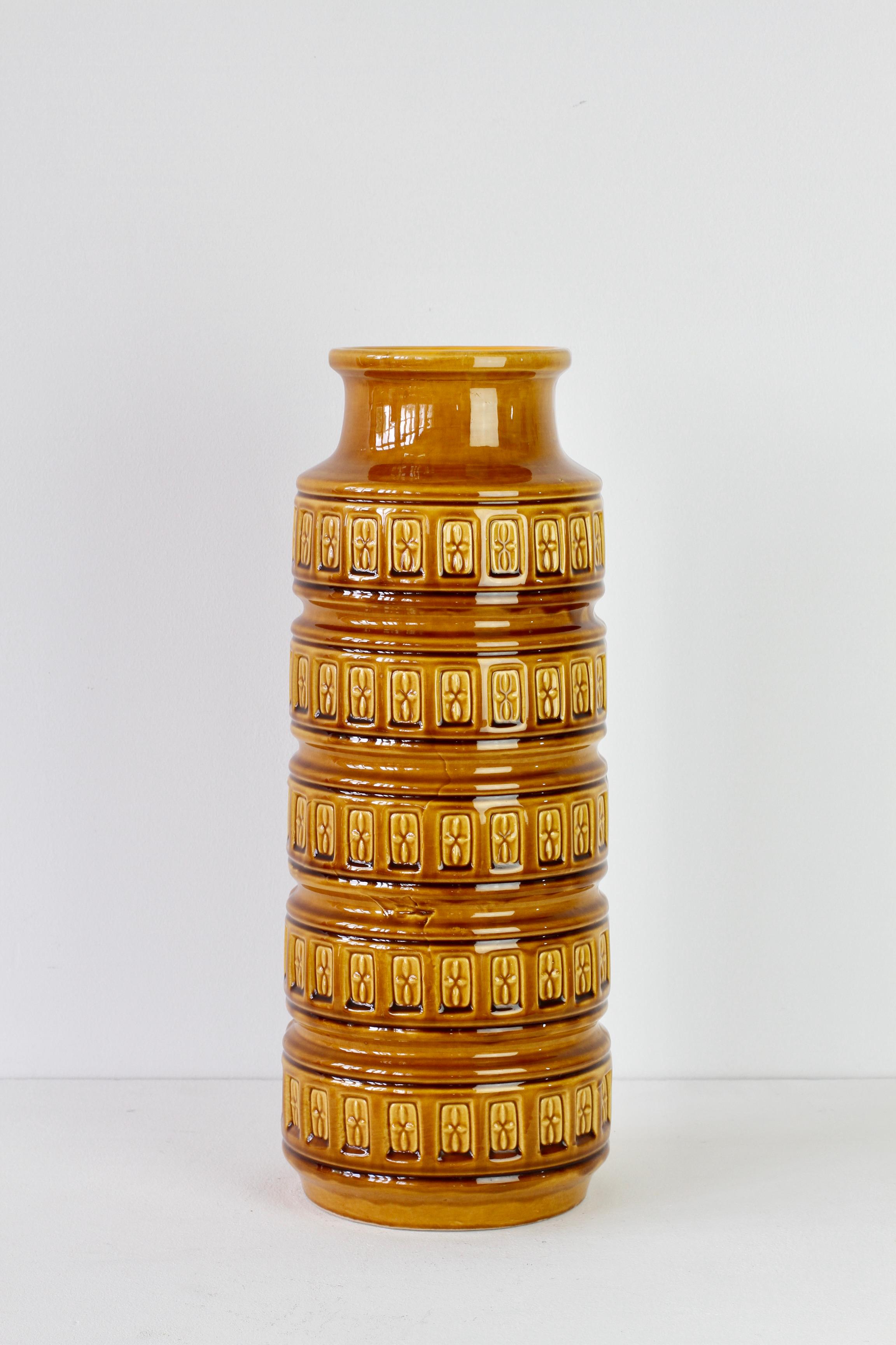Mid-Century Vintage West German Pottery Amber Vase by Bay Keramik, circa 1970 In Fair Condition For Sale In Landau an der Isar, Bayern