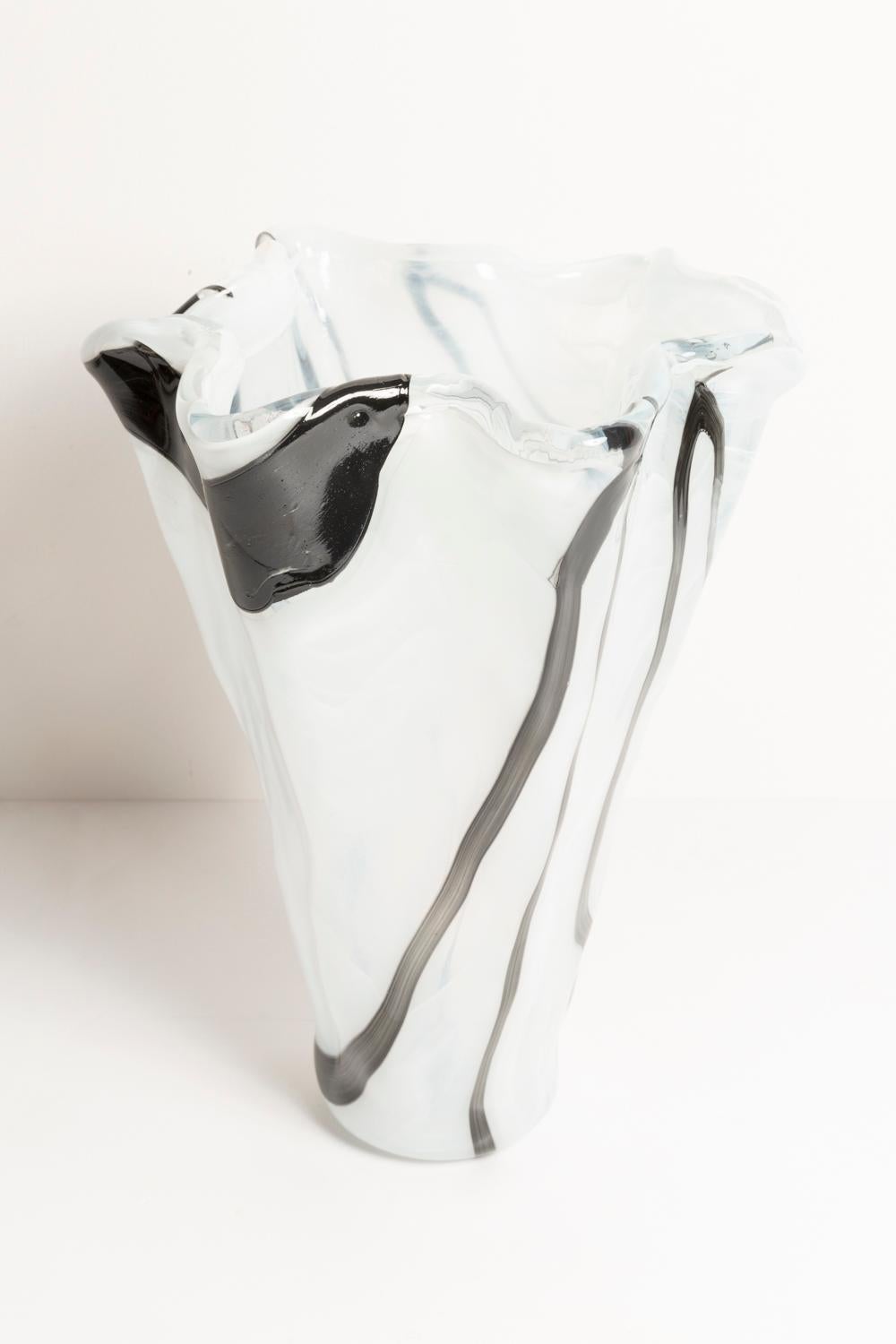 Midcentury Vintage White and Black Big Murano Glass Vase, Italy, 2000s 2