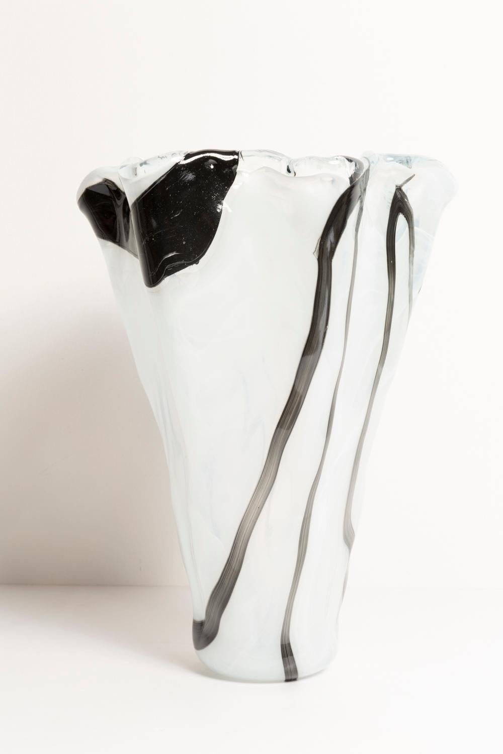Midcentury Vintage White and Black Big Murano Glass Vase, Italy, 2000s 3