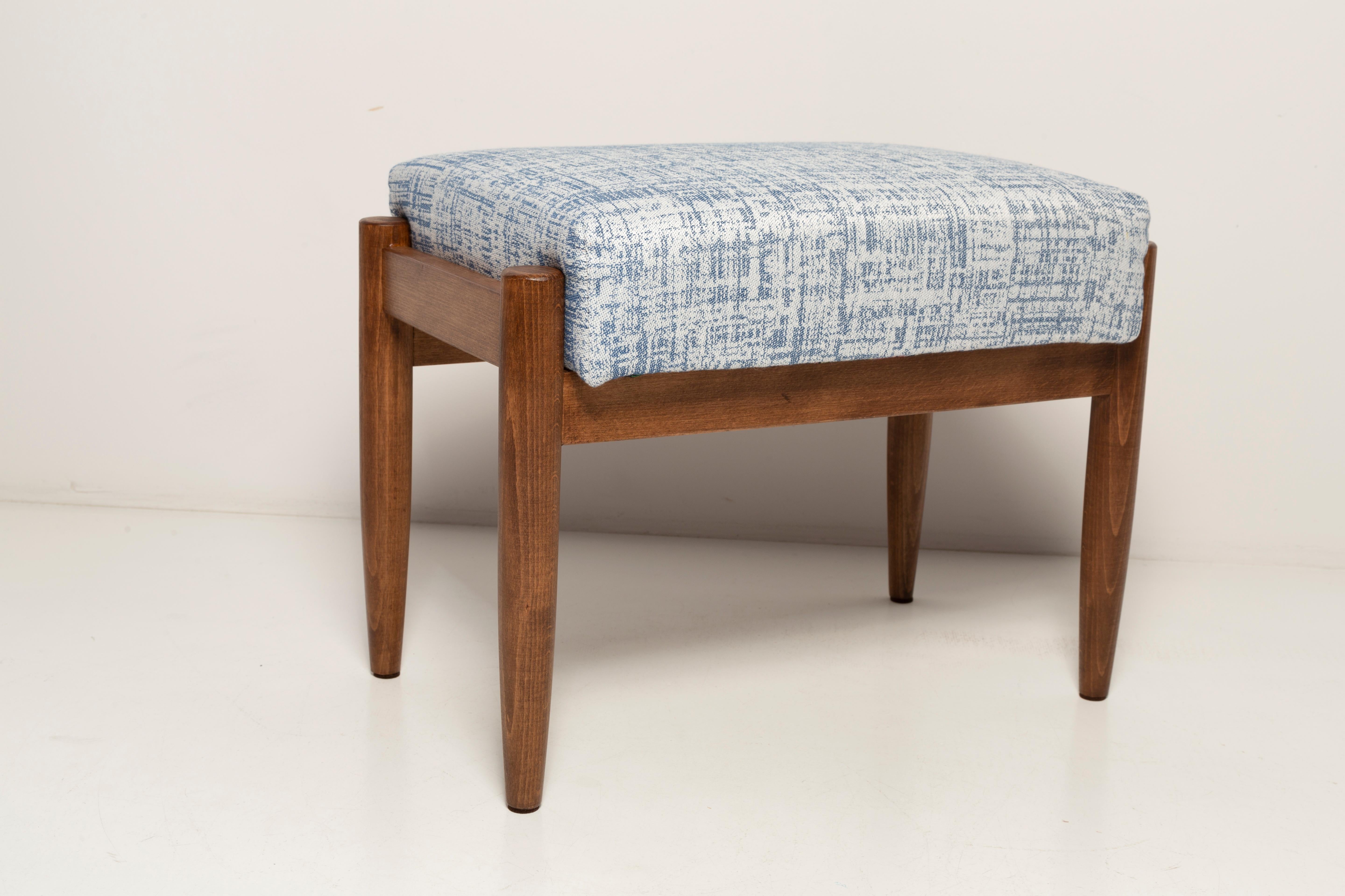 Midcentury Vintage White and Blue Linen Stool, Edmund Homa, Europe, 1960s In Excellent Condition For Sale In 05-080 Hornowek, PL