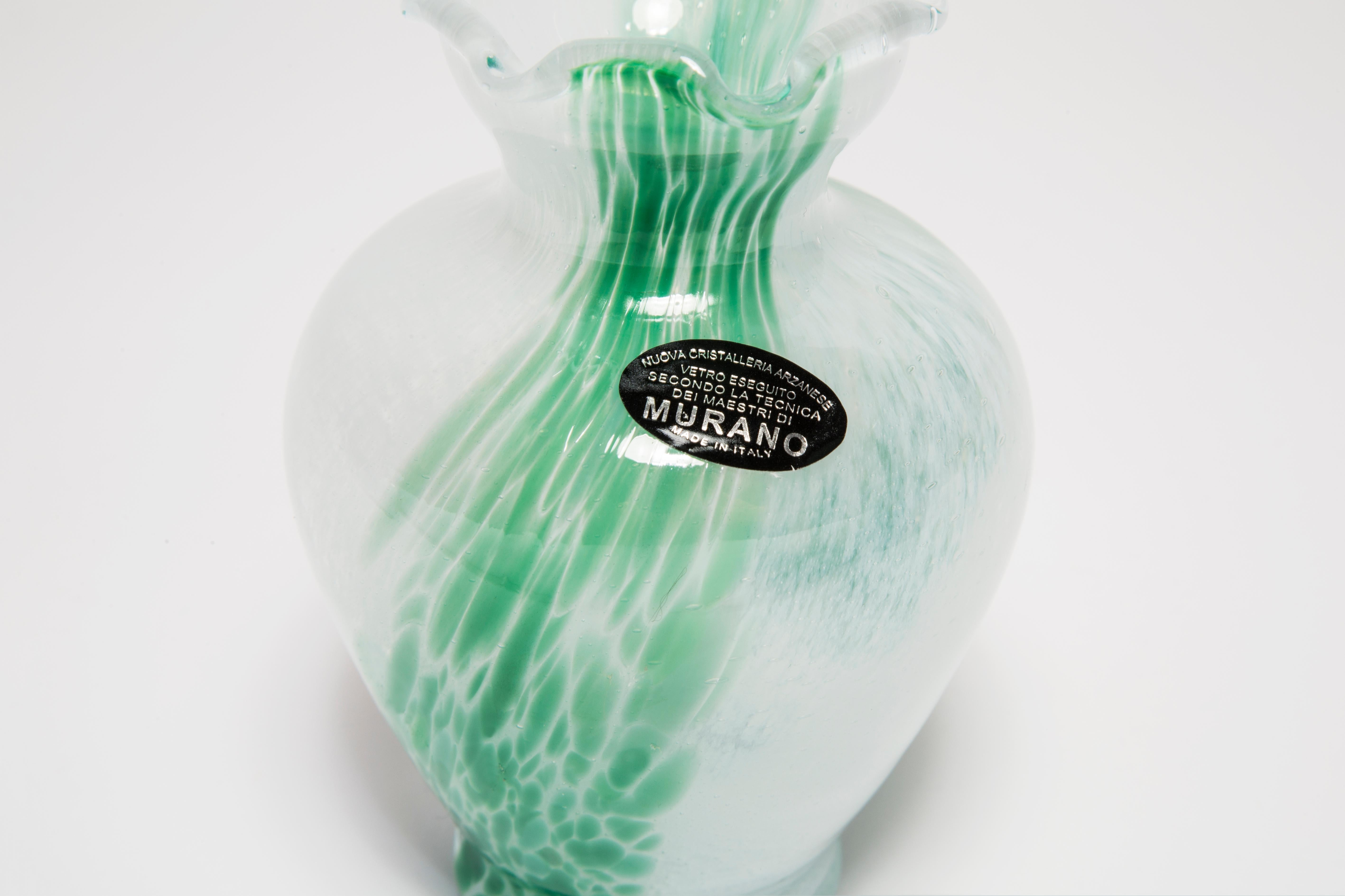 Mid Century Vintage White and Green Small Murano Vase, Italy, 1960s For Sale 3