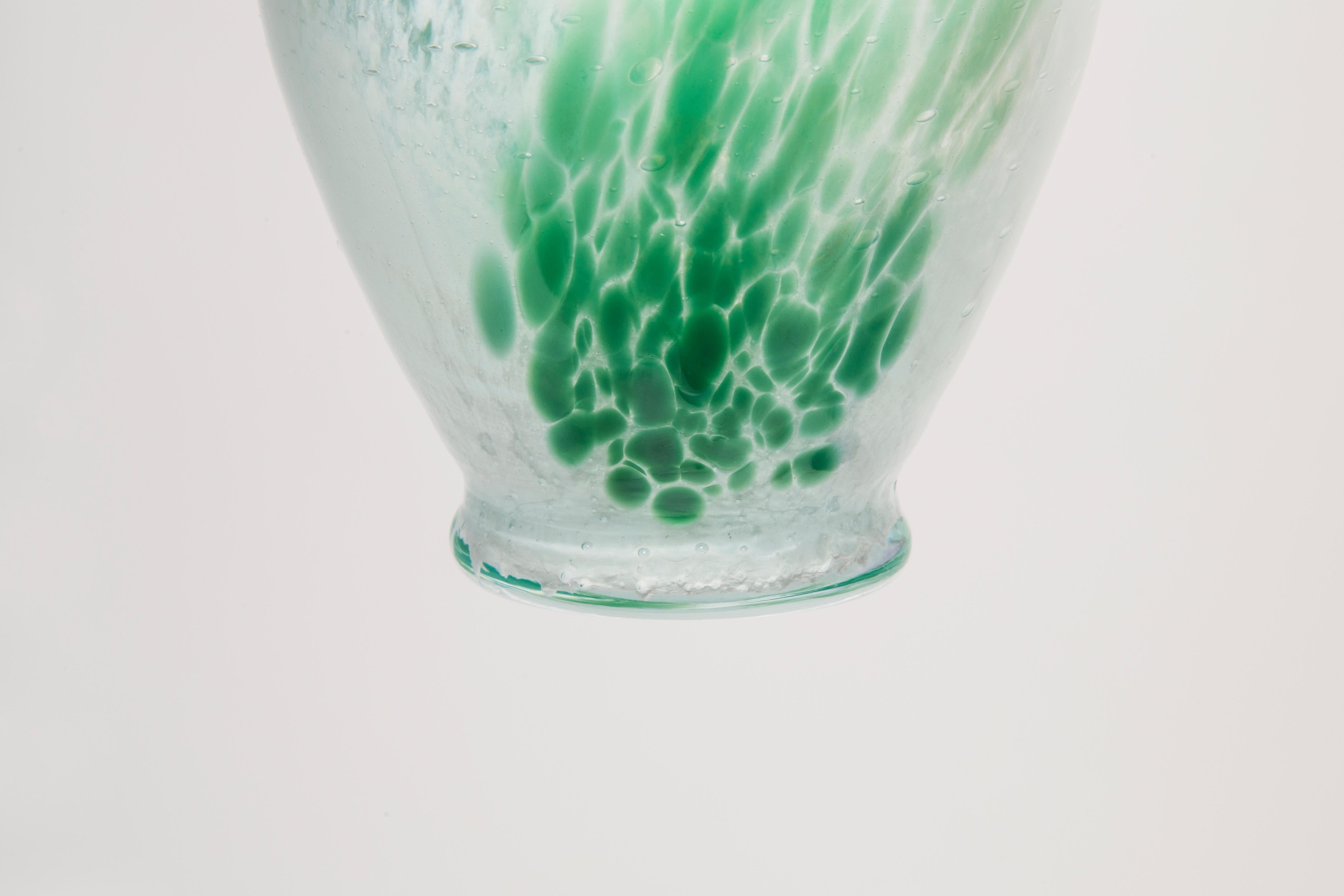 Mid Century Vintage White and Green Small Murano Vase, Italy, 1960s For Sale 6