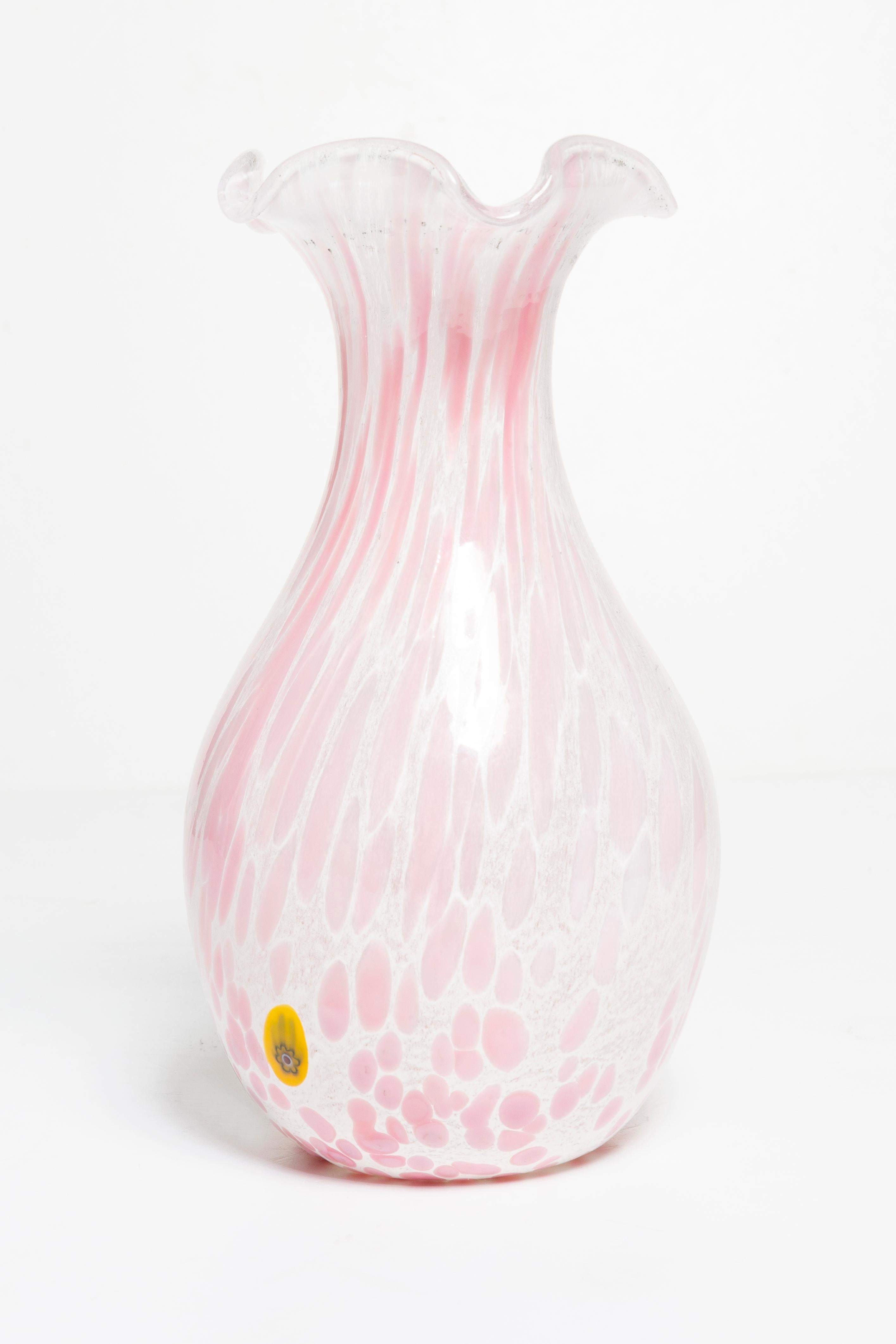 Vaso di Murano vintage di metà secolo, bianco e a pois rosa, Italia, anni '60 In condizioni ottime in vendita a 05-080 Hornowek, PL