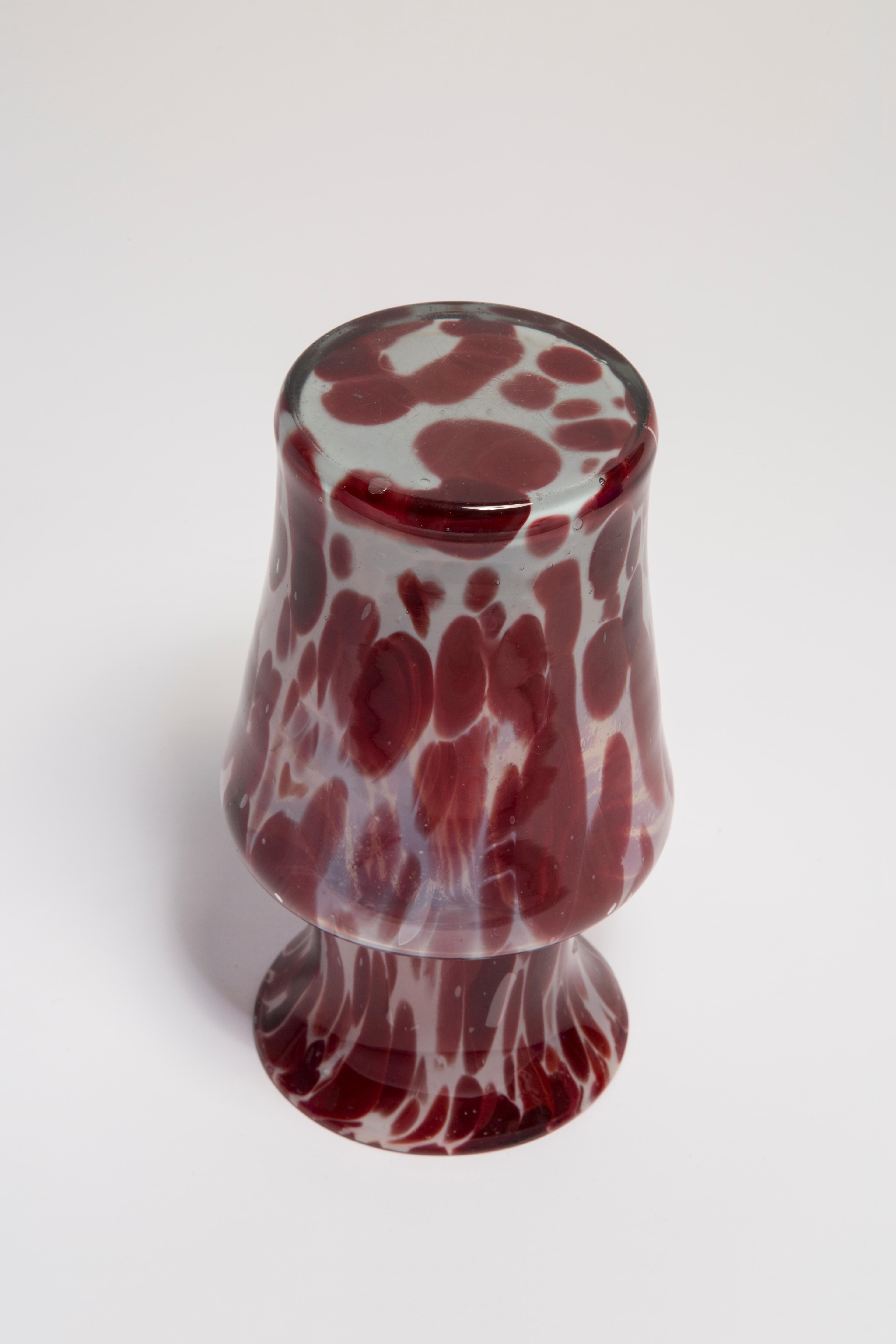 Mid Century Vintage White and Red Dots Murano Vase, Italy, 1960s For Sale 3