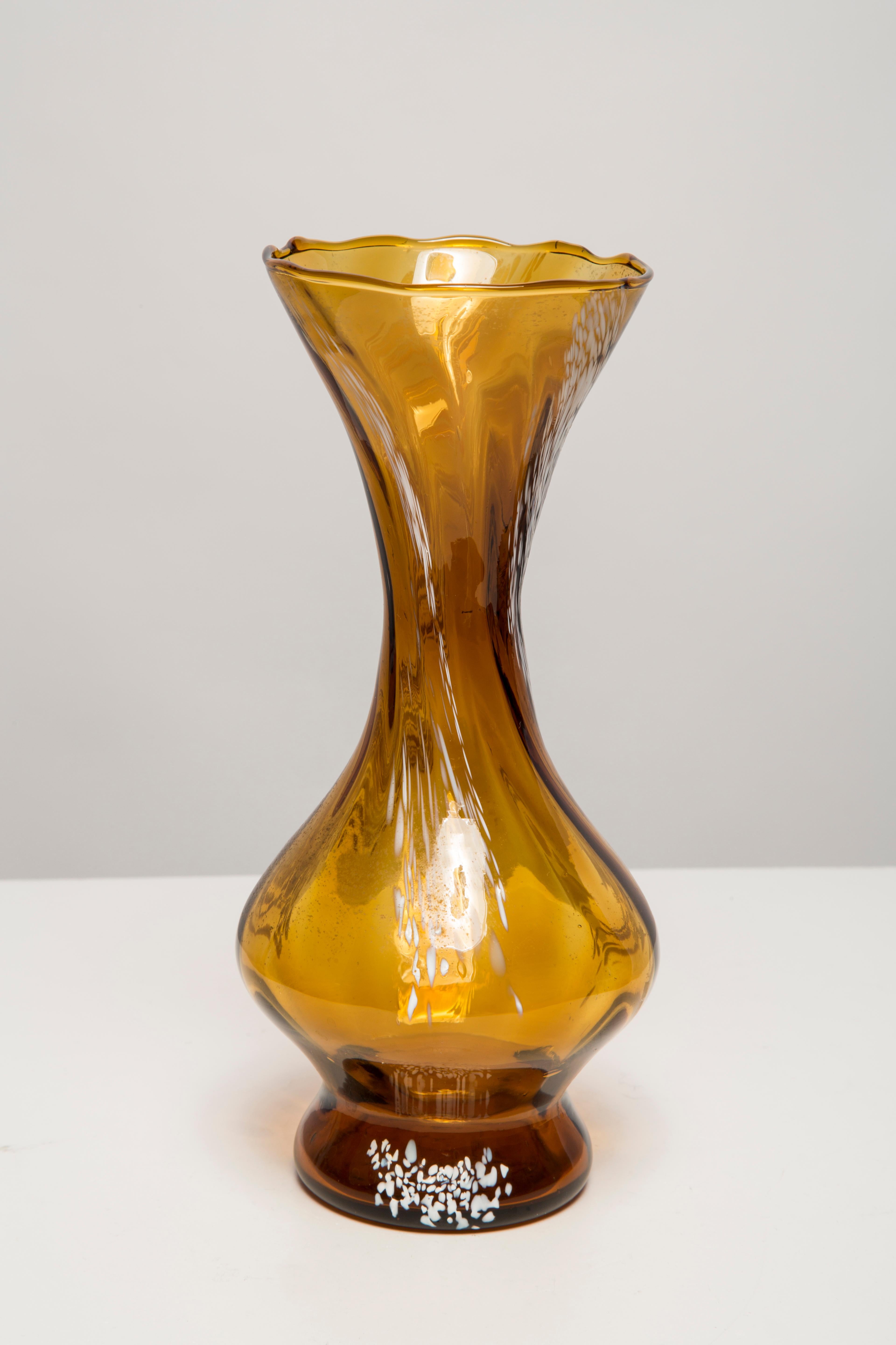 Mid Century Vintage White and Yellow Artistic Glass Vase, Europe, 1970s For Sale 5