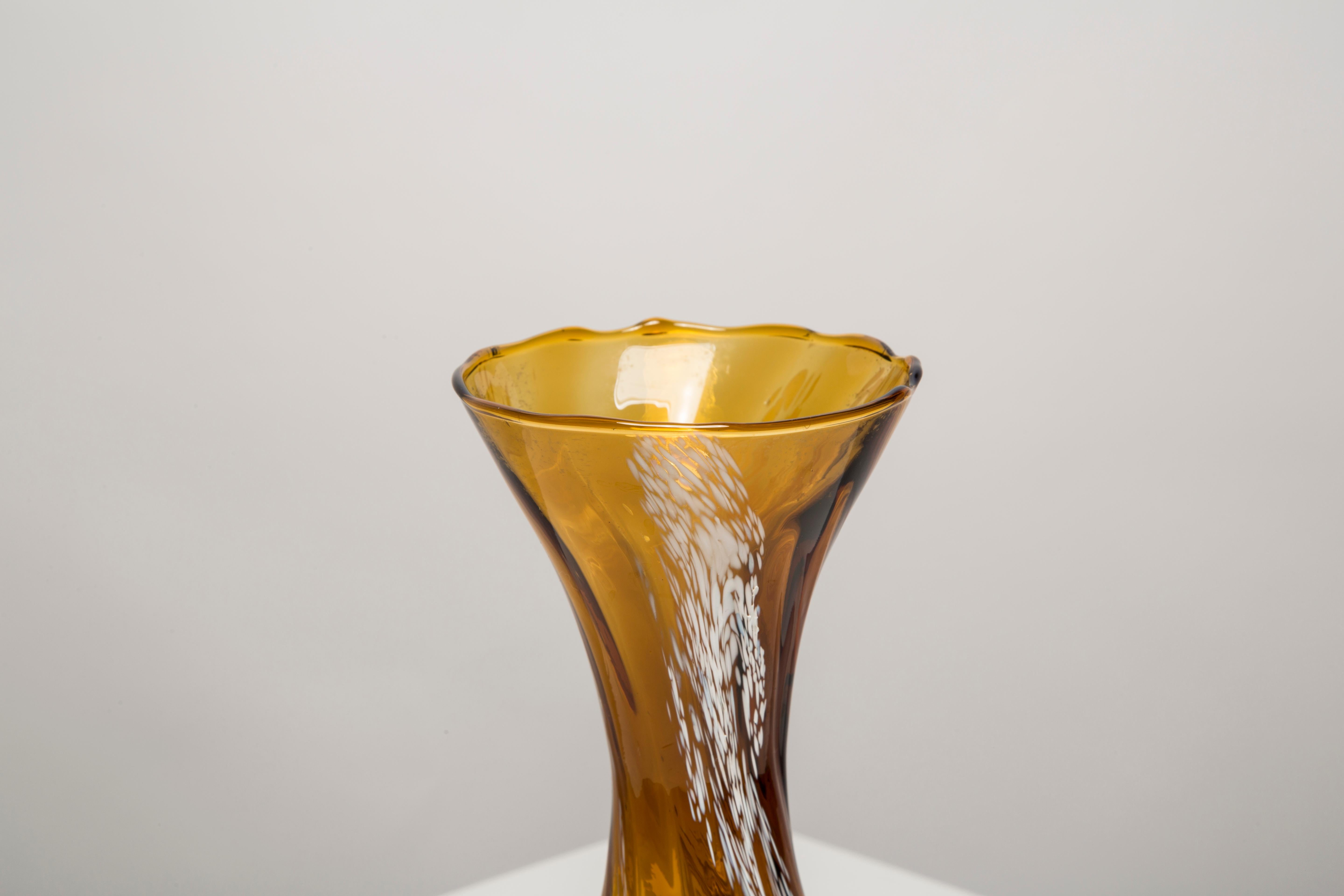 Mid Century Vintage White and Yellow Artistic Glass Vase, Europe, 1970s For Sale 3