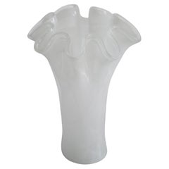 Vaso in vetro di Murano bianco vintage di metà secolo, Italia, anni 2000