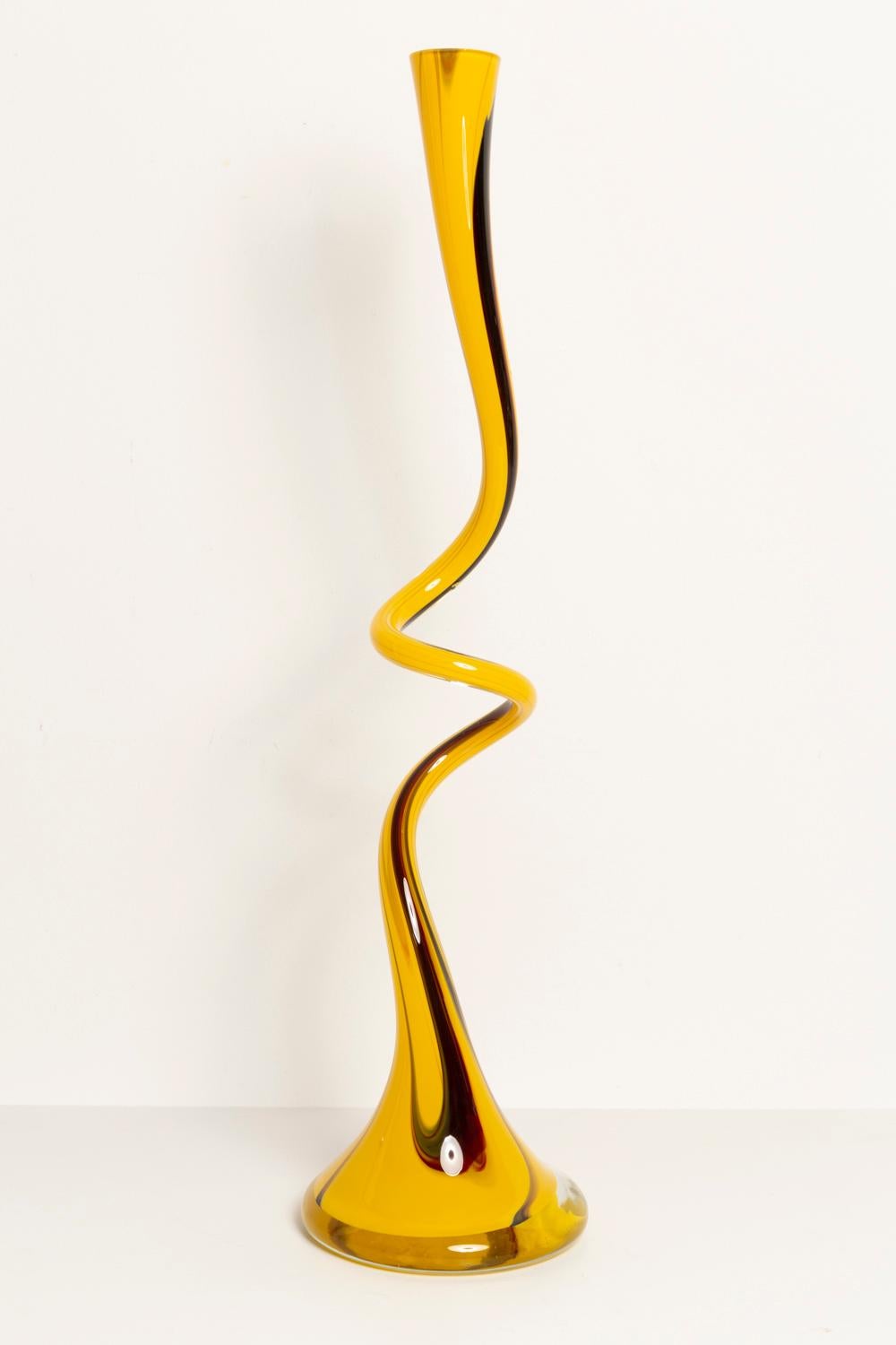 Midcentury Vintage Yellow and Black Swivel Curly Big Vase, Italy, 1960s 3