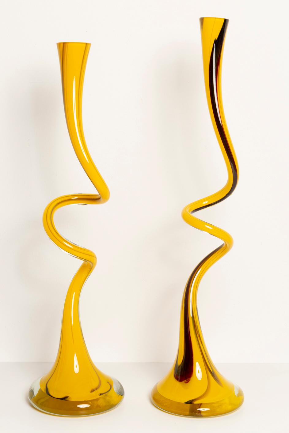 Midcentury Vintage Yellow and Black Swivel Curly Big Vase, Italy, 1960s 2