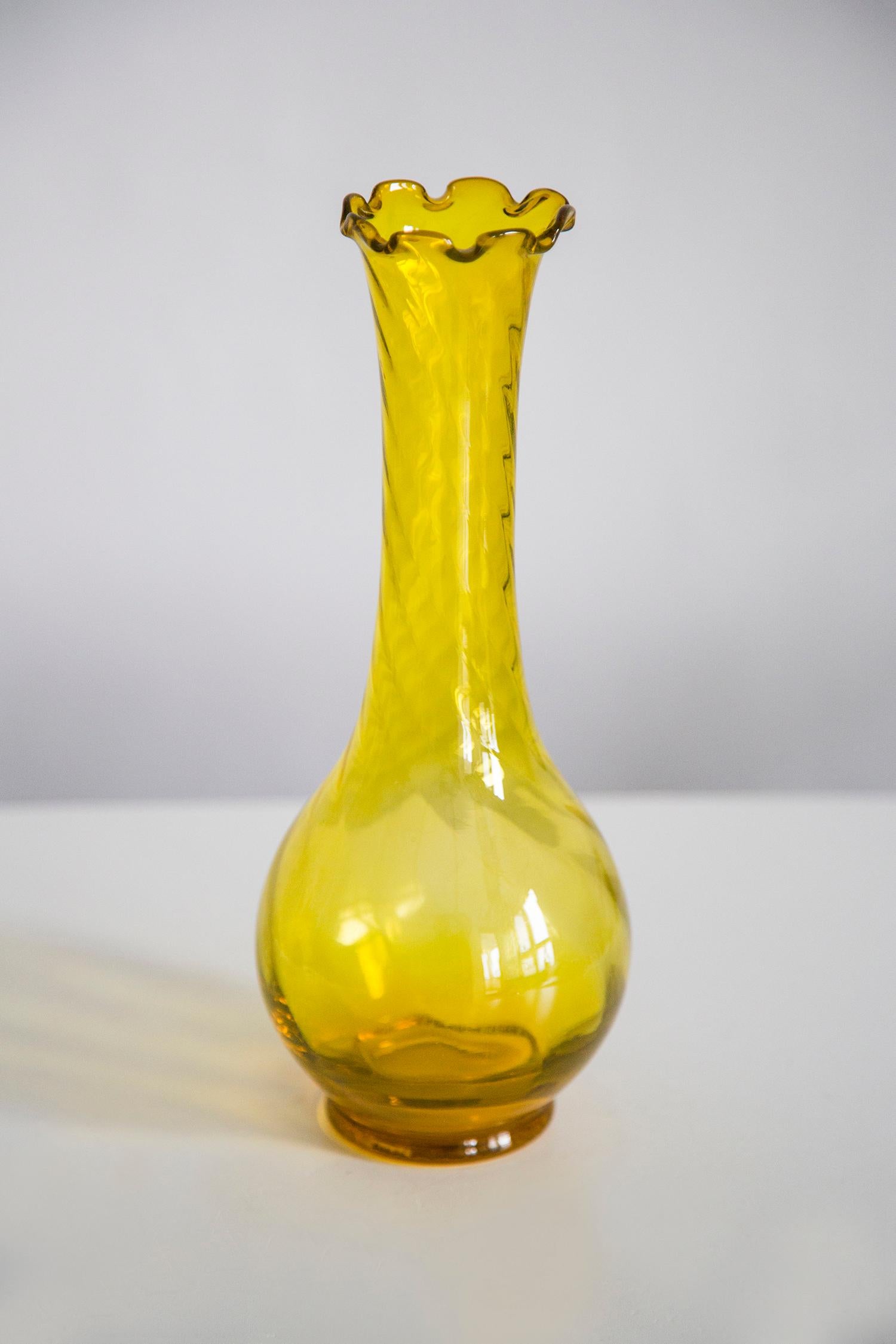 Mid Century Vintage Yellow Artistic Glass Vase, Europe, 1970s In Good Condition For Sale In 05-080 Hornowek, PL