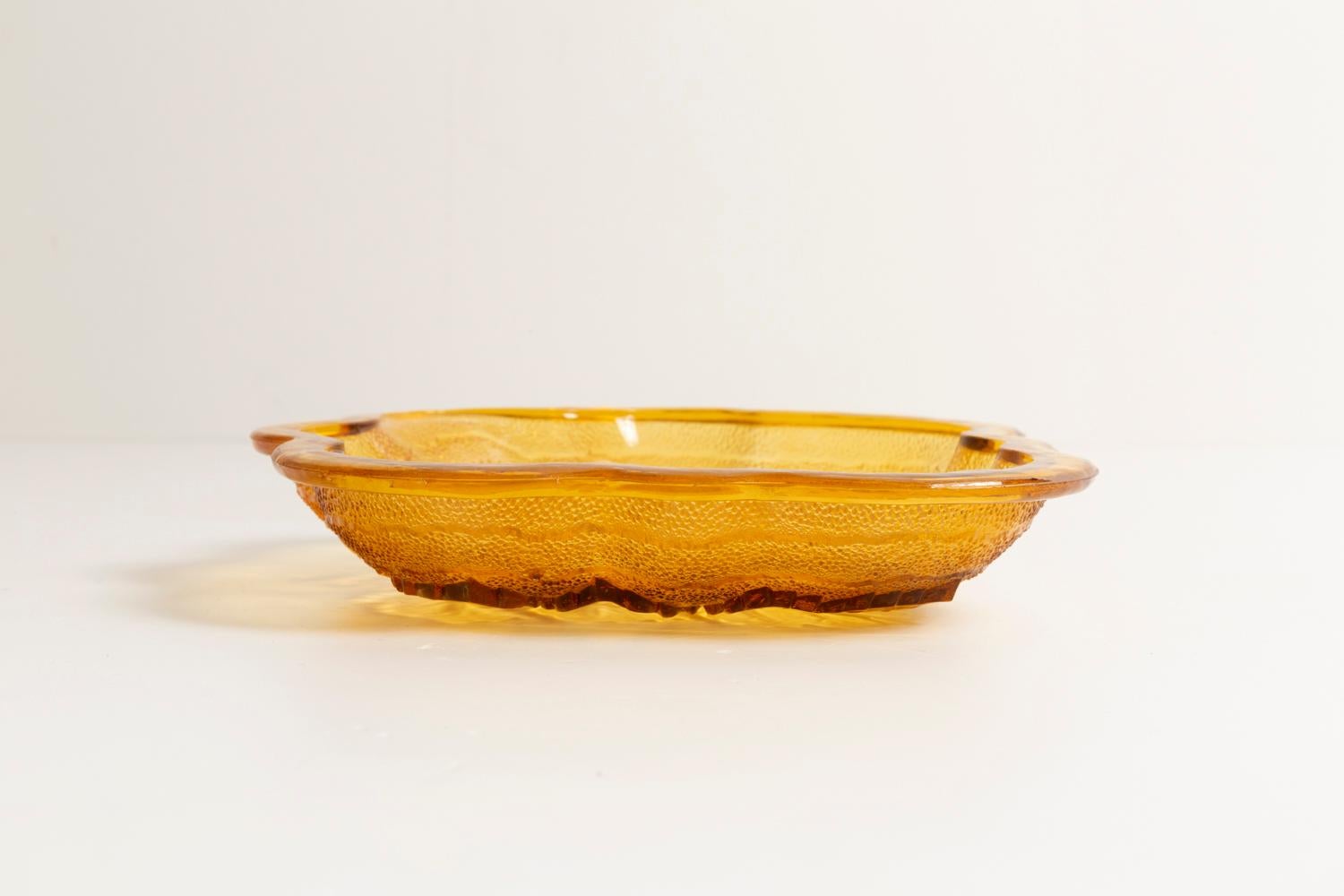 Midcentury Vintage Yellow Decorative Glass Plate, Italy, 1960s For Sale 4