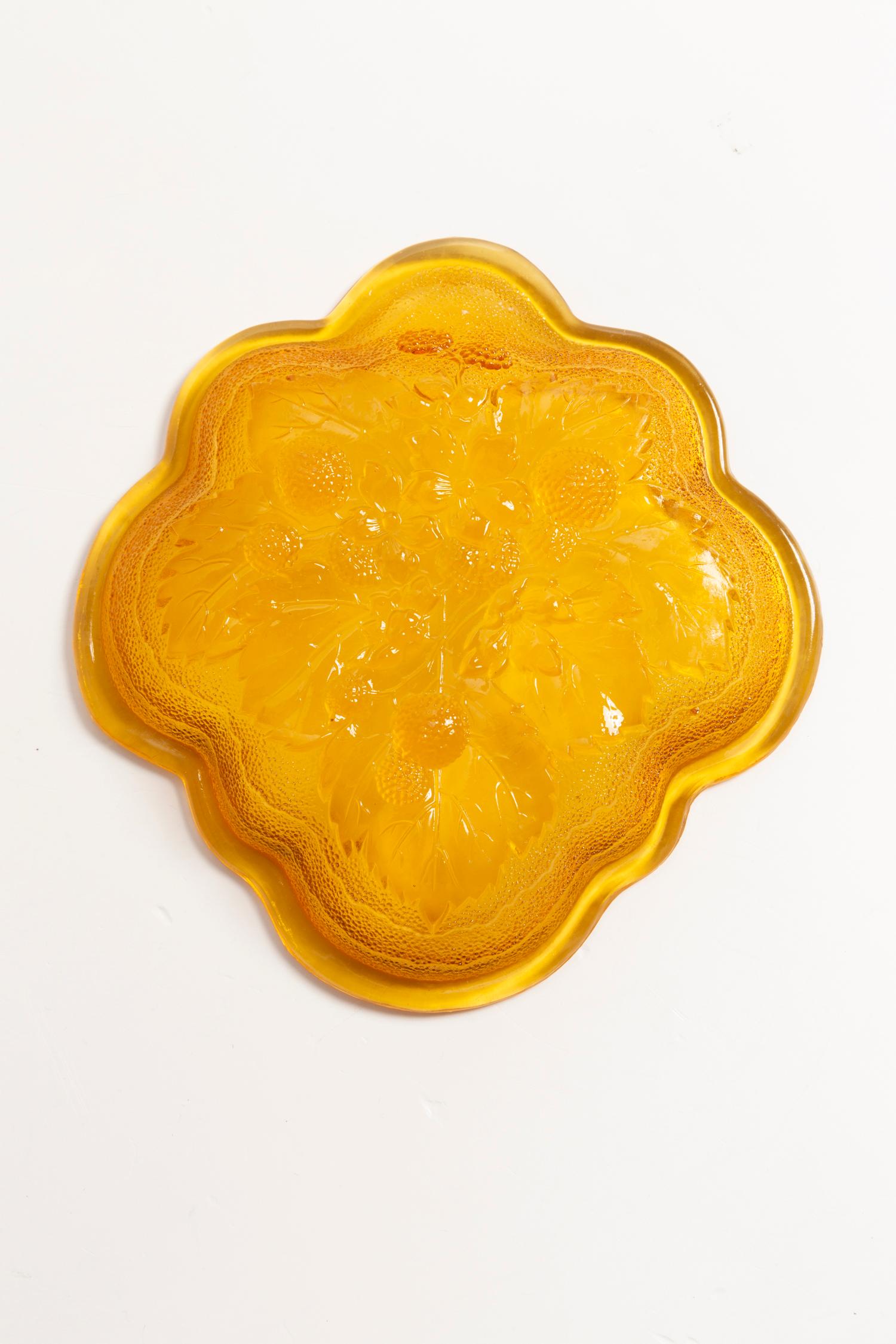Midcentury Vintage Yellow Decorative Glass Plate, Italy, 1960s For Sale 5
