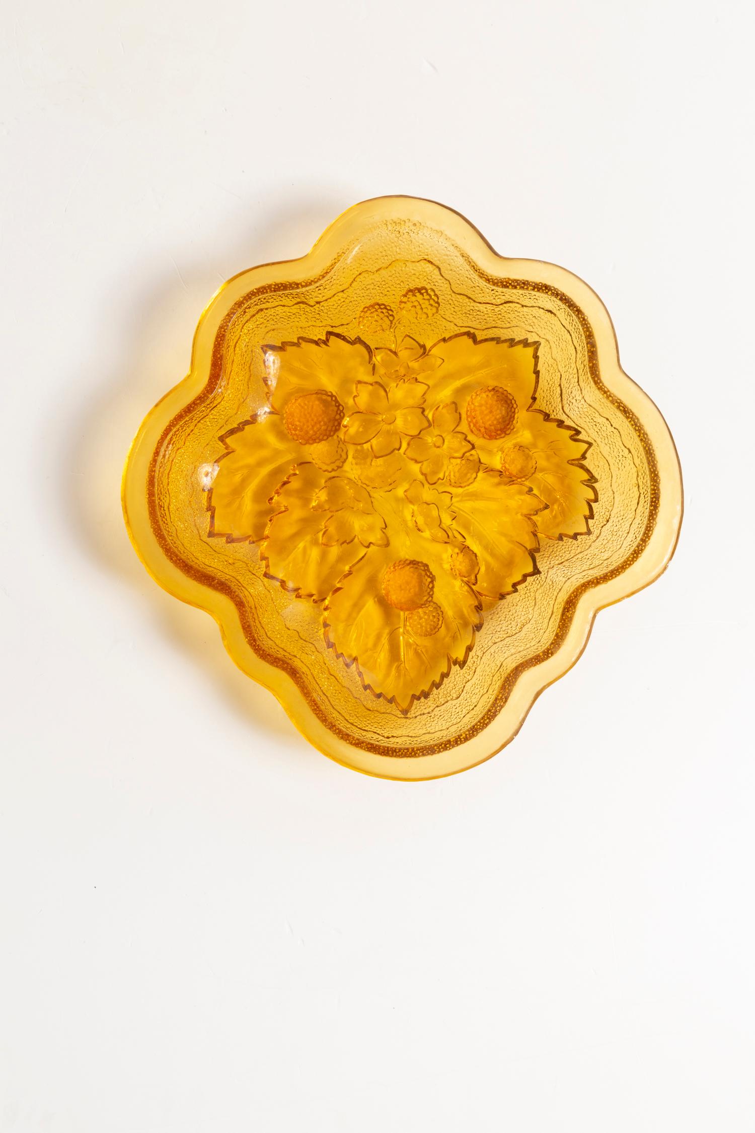 Midcentury Vintage Yellow Decorative Glass Plate, Italy, 1960s For Sale 2