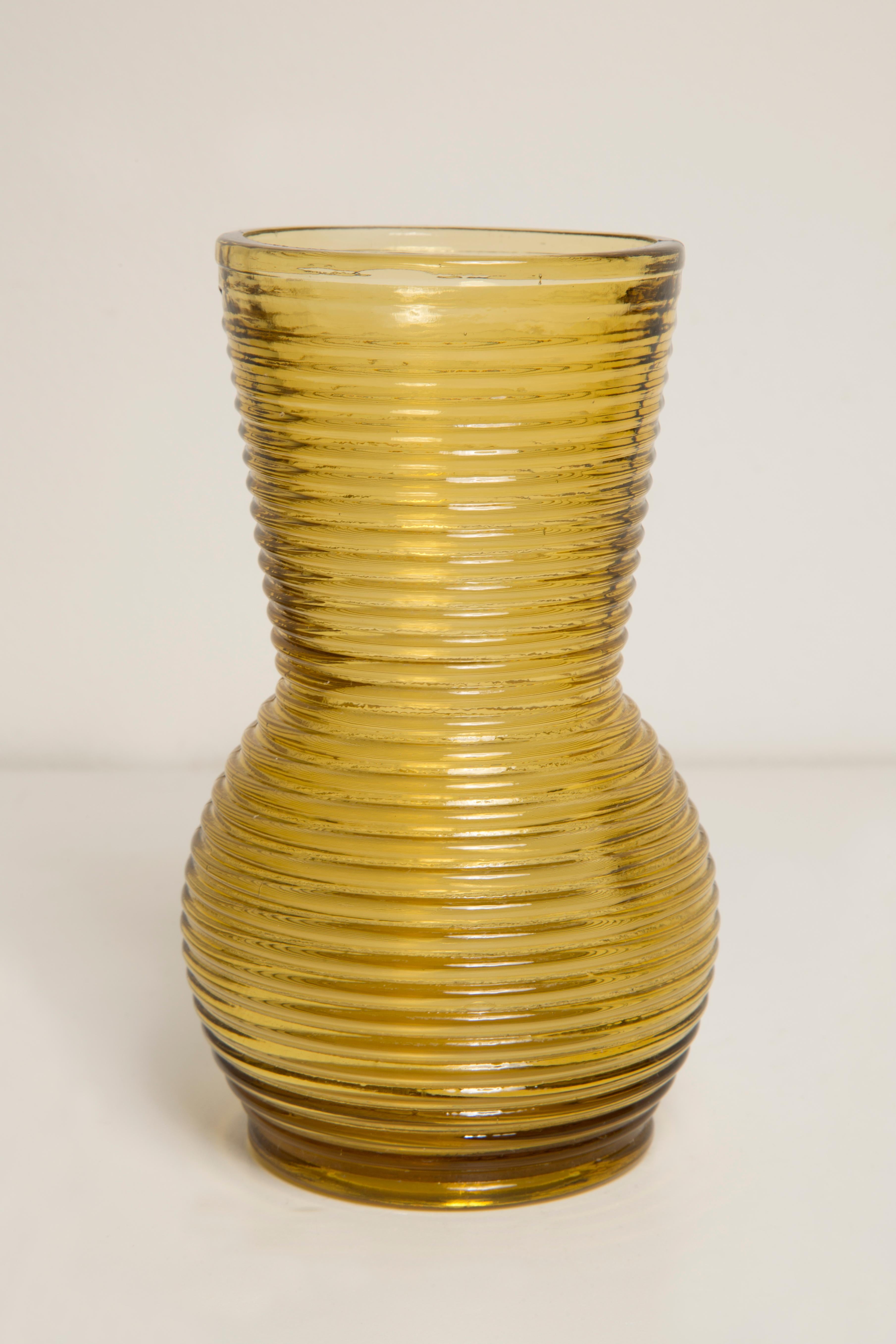 Midcentury Vintage Yellow Small Vase, Europe, 1960s In Good Condition For Sale In 05-080 Hornowek, PL