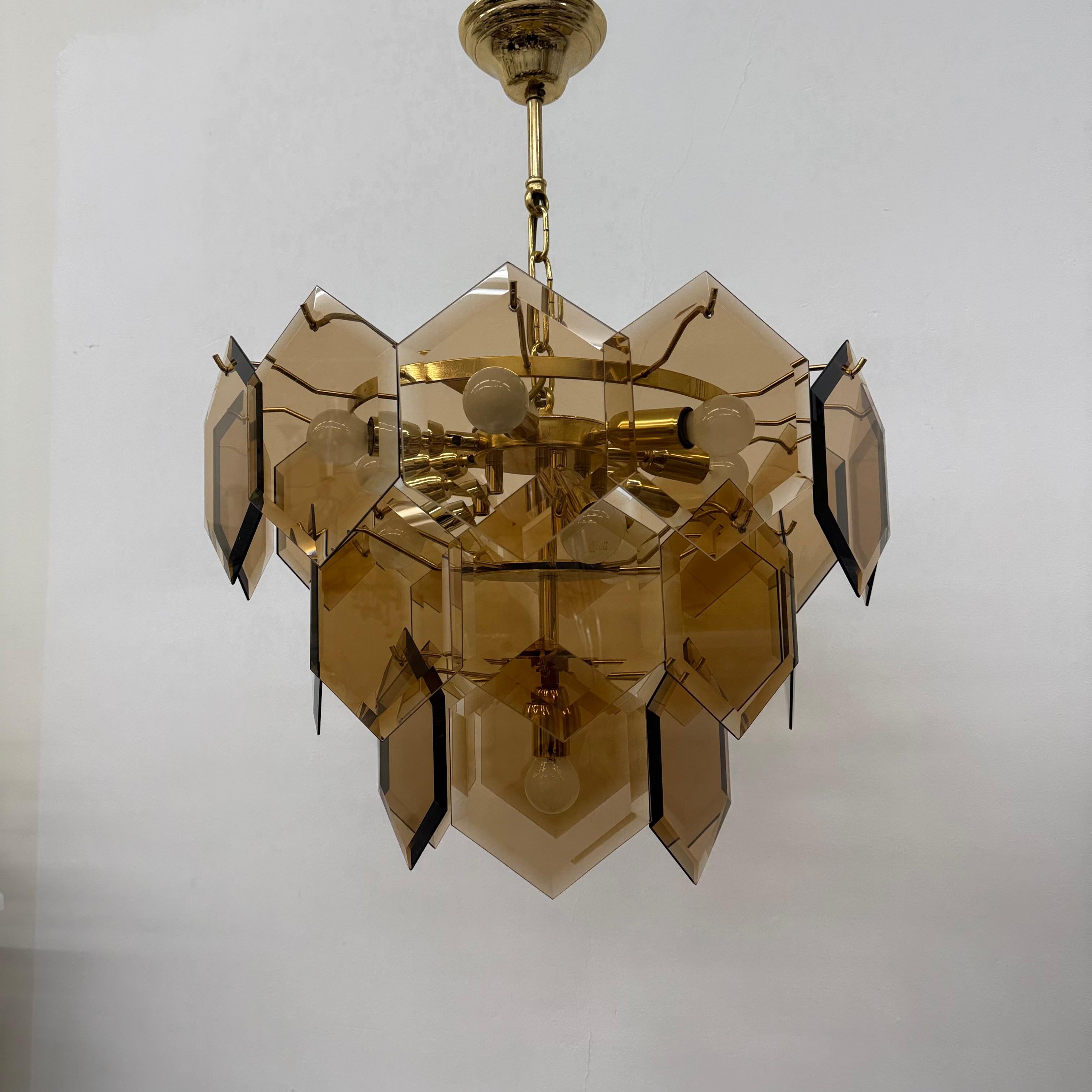 Mid century vistosi style chandelier with hexagonal smoked glass discs , 1970s In Good Condition In Delft, NL