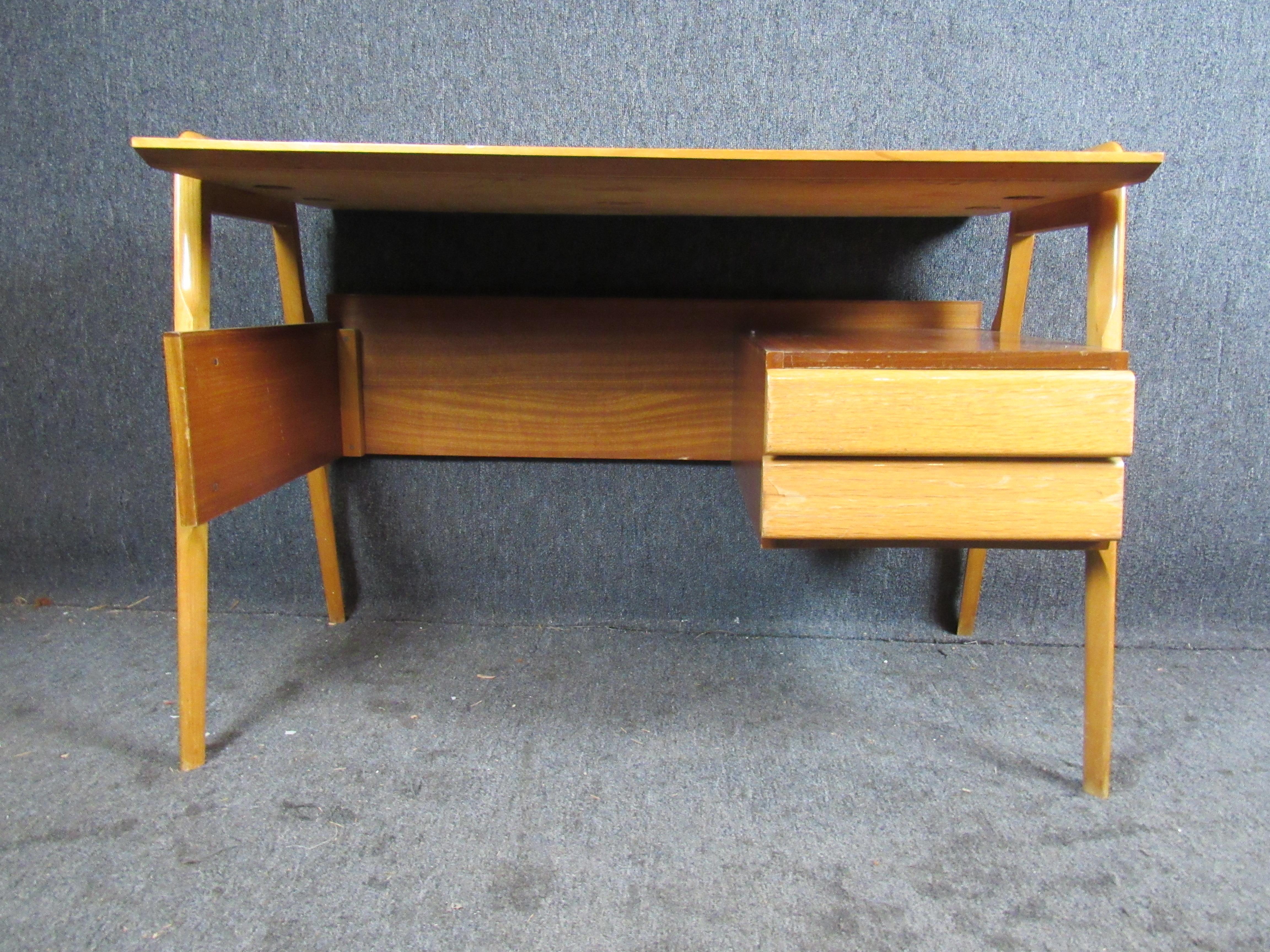 Mid-Century Modern Midcentury Vittorio Dassi Designed Italian Maple Desk
