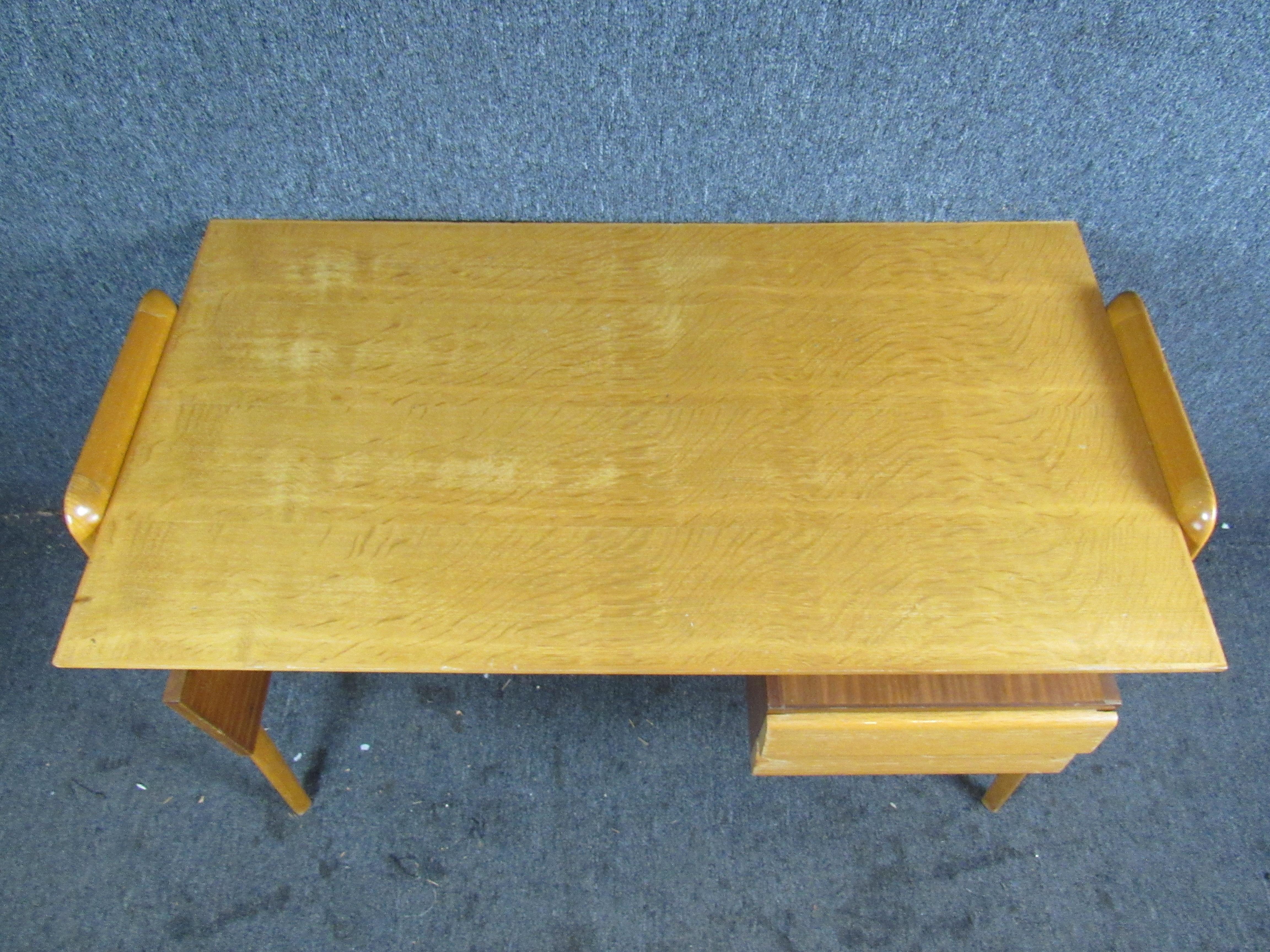 Midcentury Vittorio Dassi Designed Italian Maple Desk 2