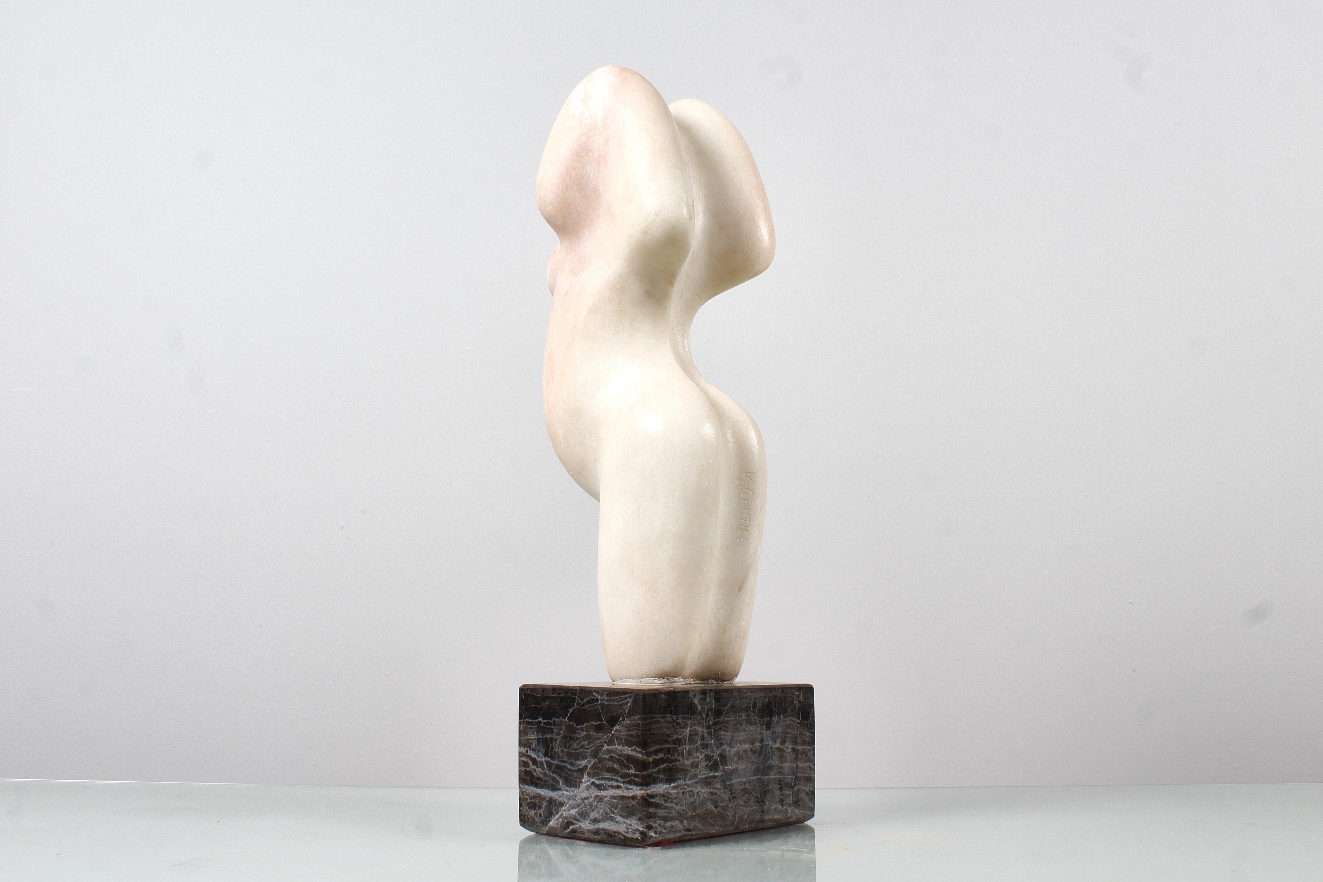 Mid-Century Vittorio Gentile White Carrara Marble Sculpture , Italy, 1960s In Good Condition For Sale In Palermo, IT