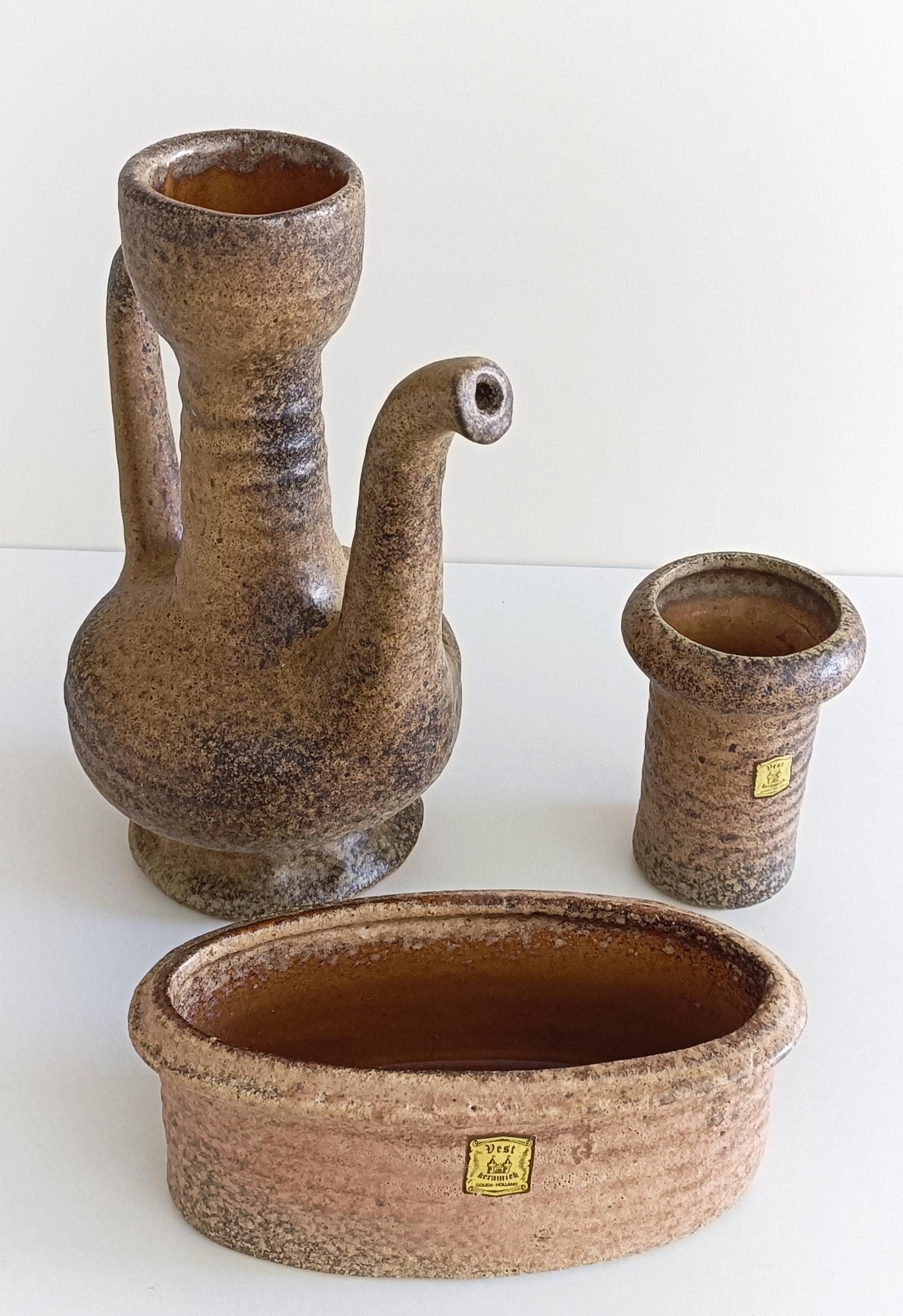 Mid Century Wabi-Sabi Stil Hand Made Keramik Set von Marius Van Woerden, 1960er Jahre (Moderne der Mitte des Jahrhunderts) im Angebot