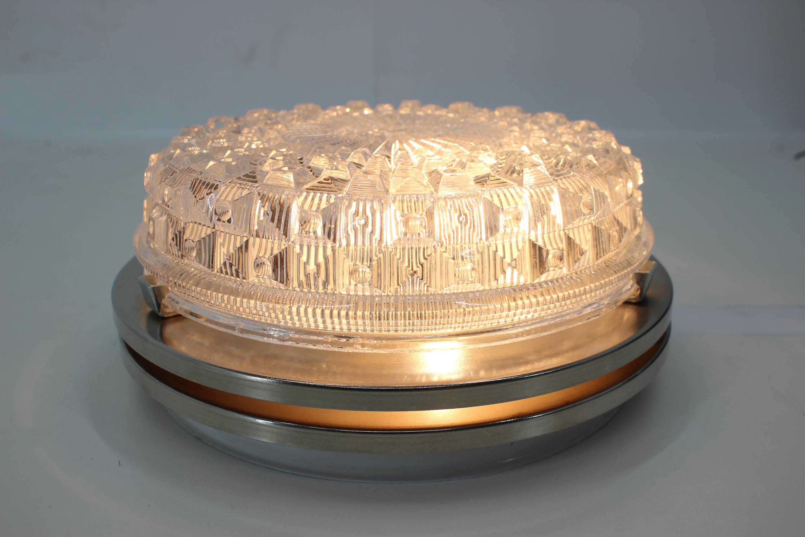Acciaio Lampada da parete/soffitto del Medioevo di Pokrok Žilina, anni '70 in vendita