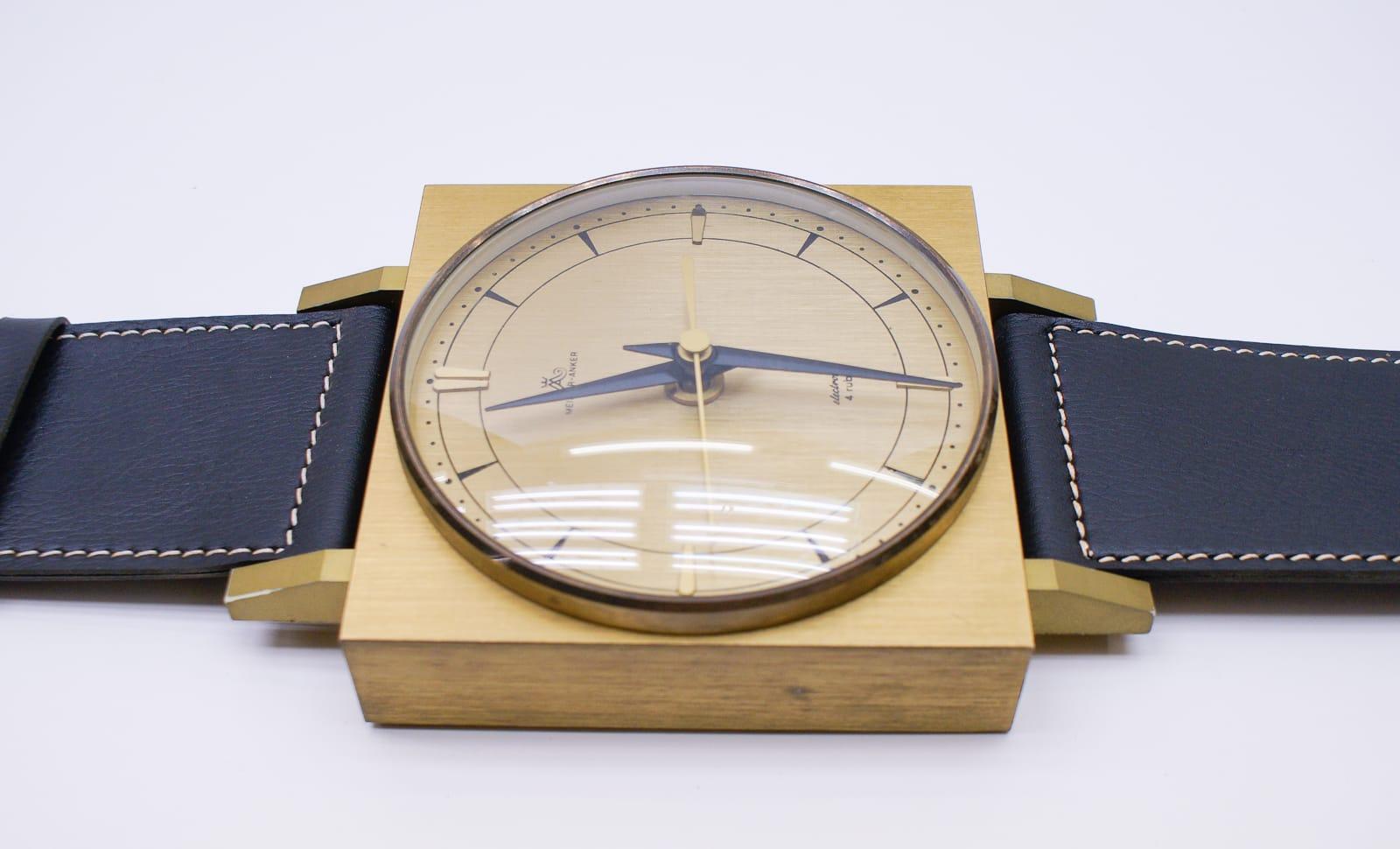 Midcentury Wall Clock in the Form of a Wristwatch in Leather and Brass, Germany In Good Condition For Sale In Nürnberg, Bayern