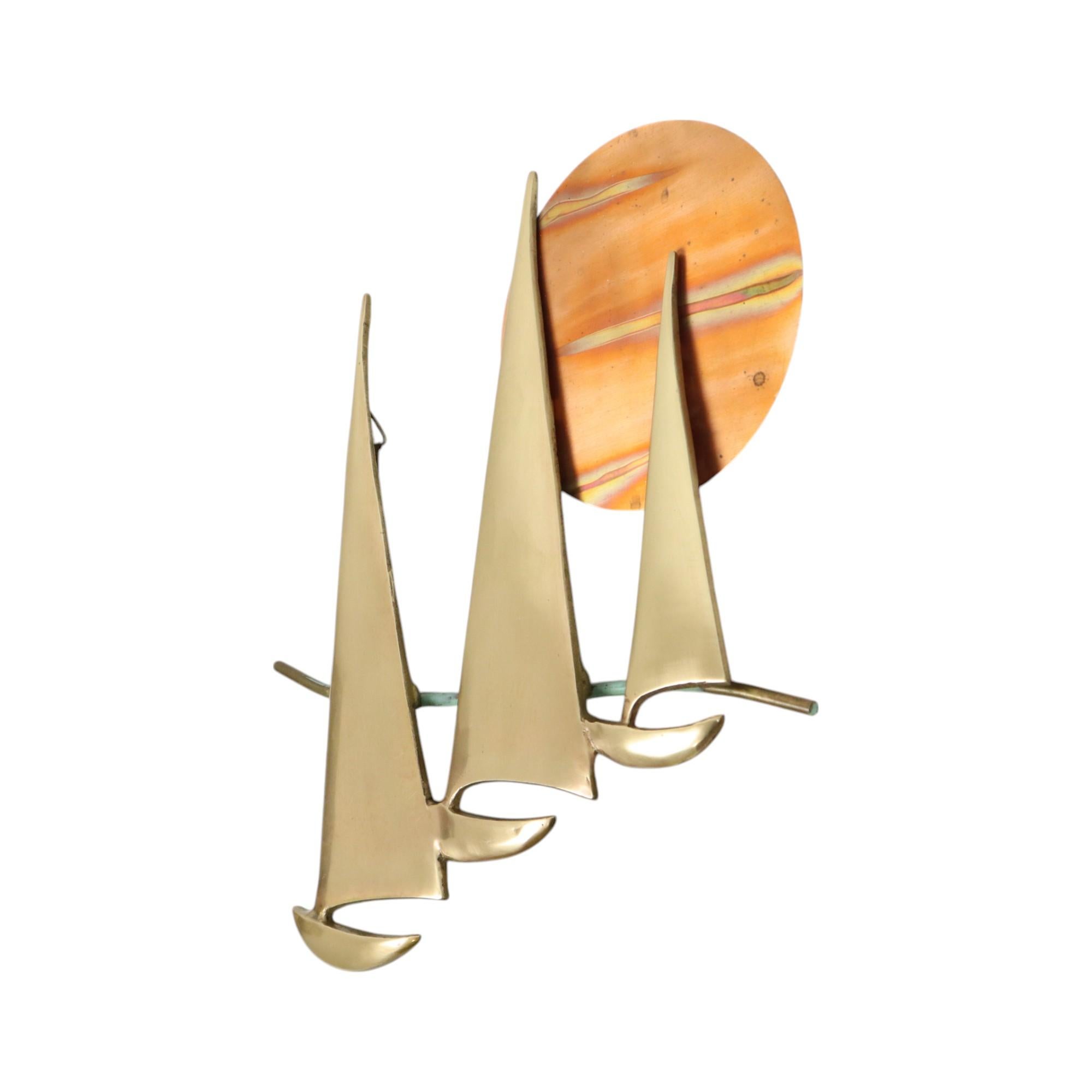 Mid Century Wall Decoration Boats with Sun Brass and Red Copper In Good Condition For Sale In Poperinge, BE