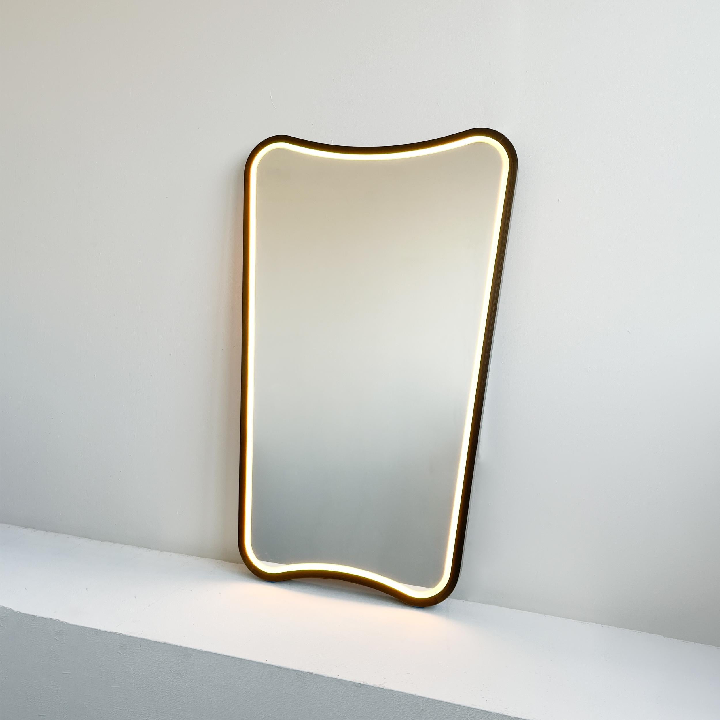 Mid-Century Modern Miroir mural éclairant du milieu du siècle, cadre en bronze patiné, Vintage N.2 en vente