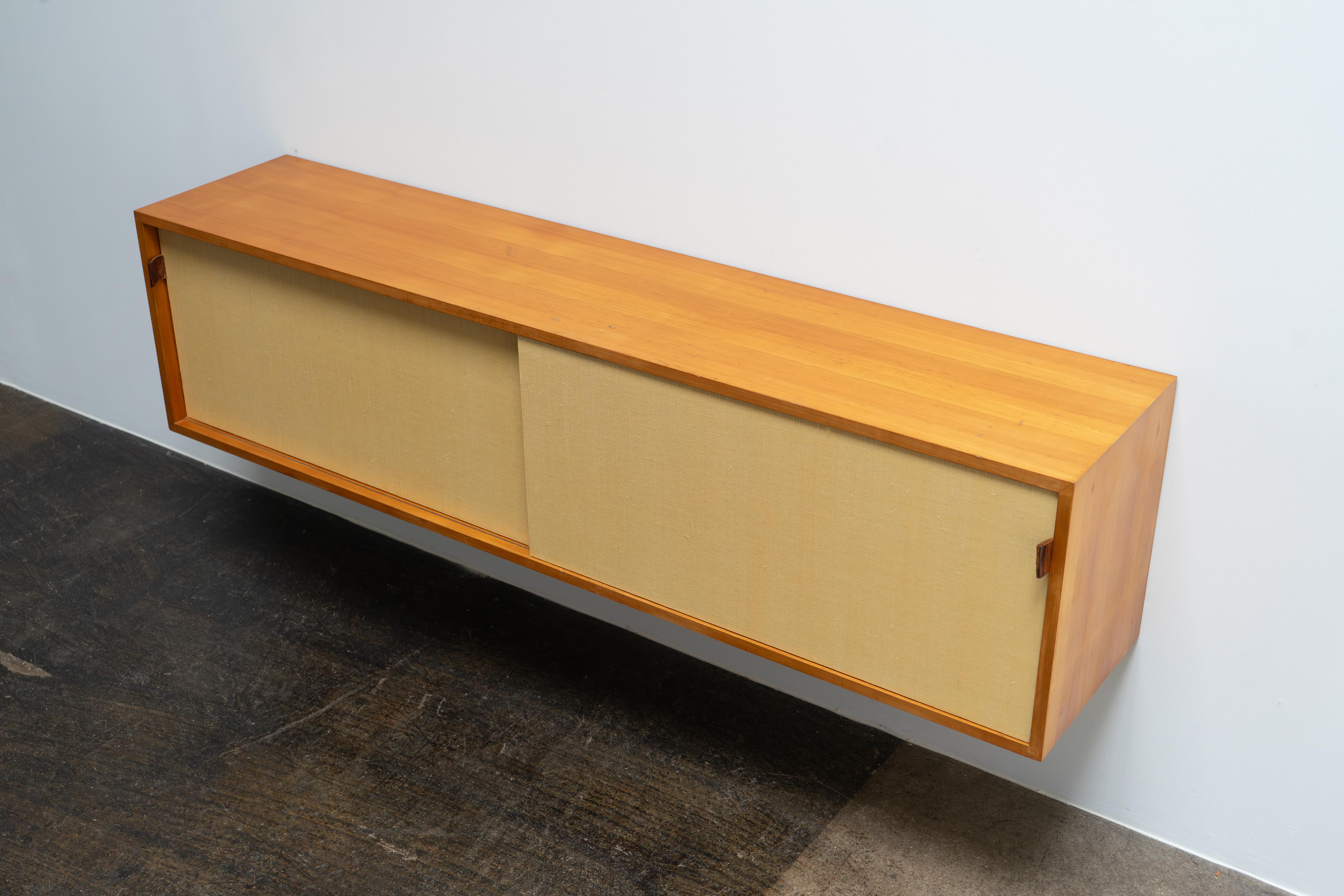 Mid-Century Wall-Hanging Sideboard by Florence Knoll, Knoll international, 1950s In Good Condition For Sale In Rosendahl, DE