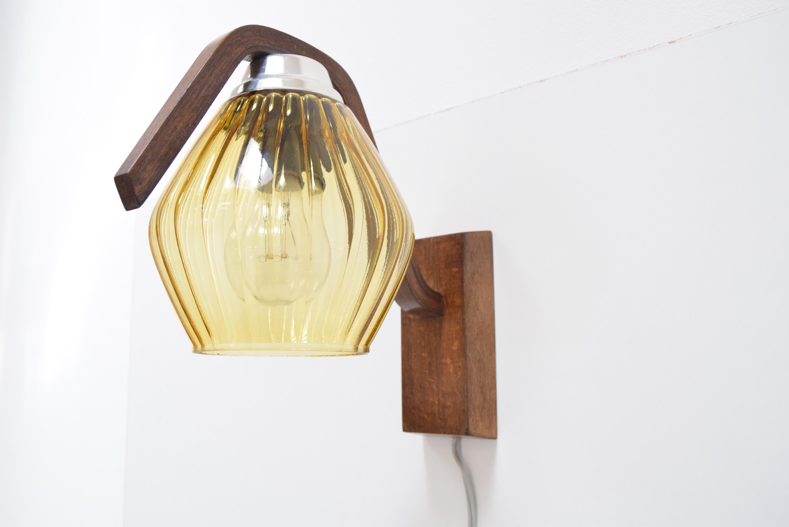 Made in Czechoslovakia
Made of glass, wood
1xE27 or E26 socket
Re-polished
Fully functional
Original condition.