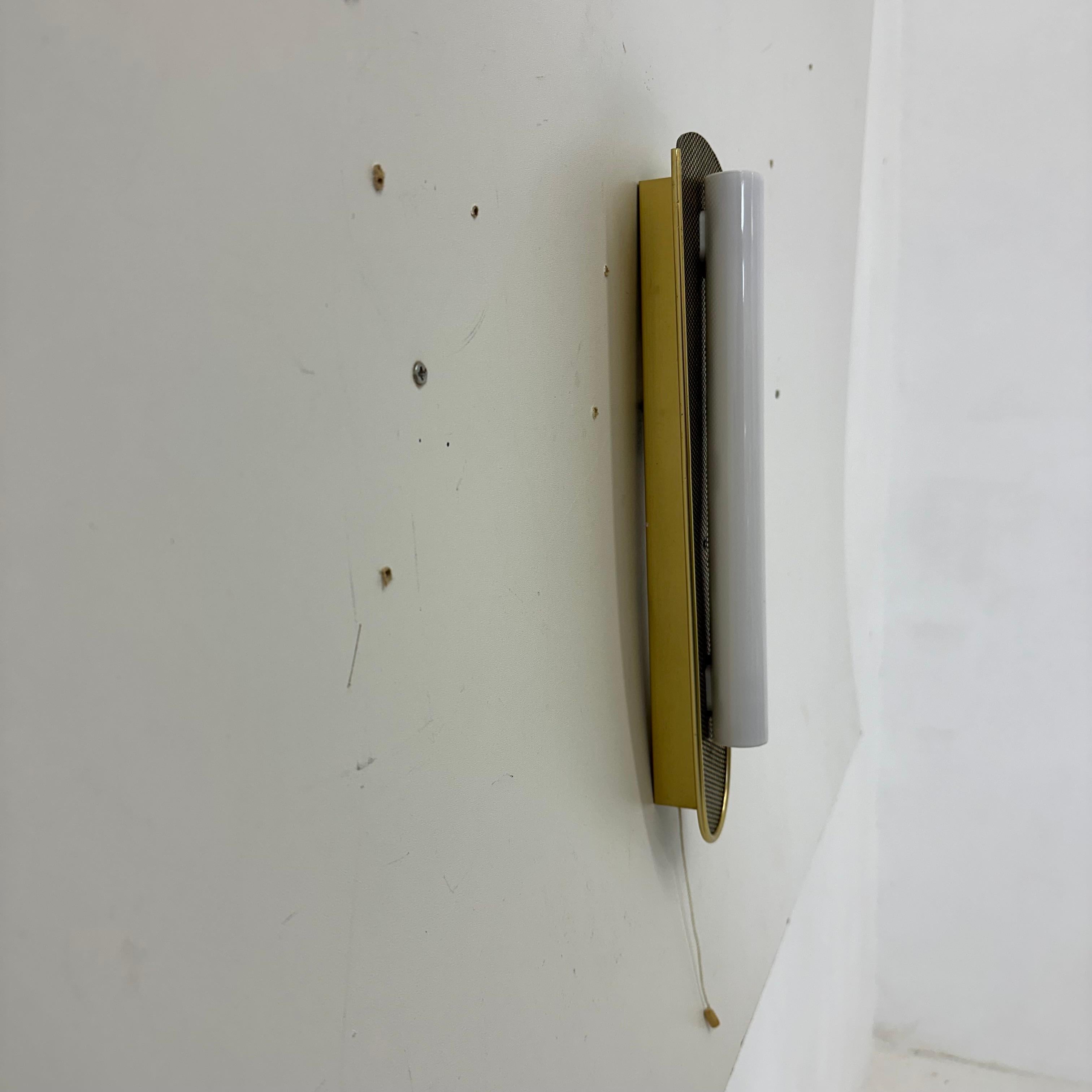 Lámpara de pared de mediados de siglo de Erco , años 50 en venta 4