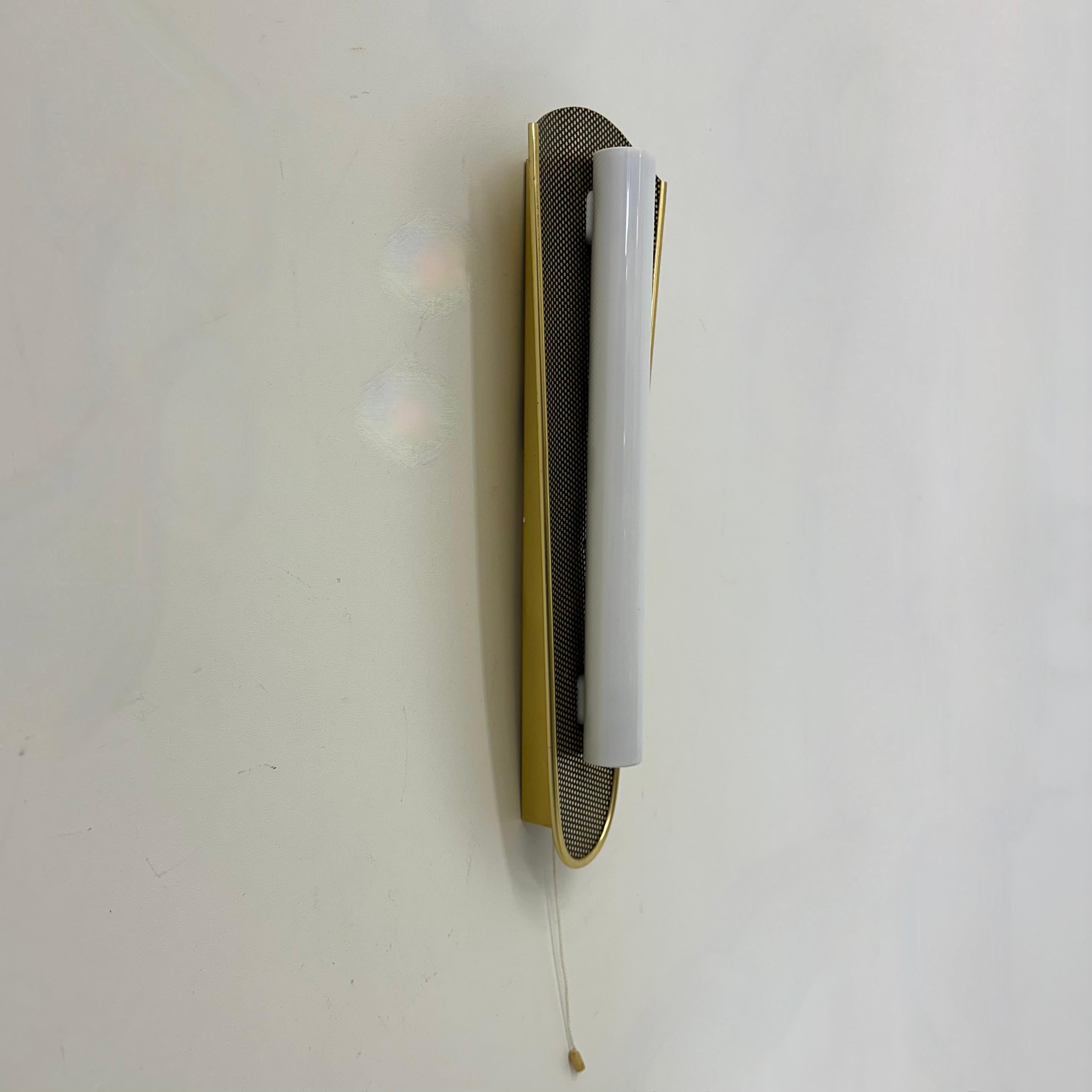 Lámpara de pared de mediados de siglo de Erco , años 50 en venta 2