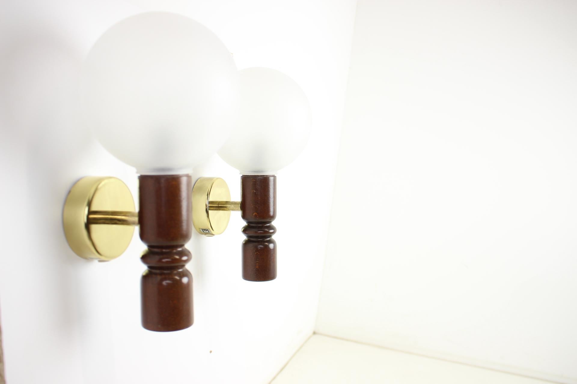 Mid-Century Wall Lamp by Pokrok Zilina, 1970's In Good Condition For Sale In Praha, CZ