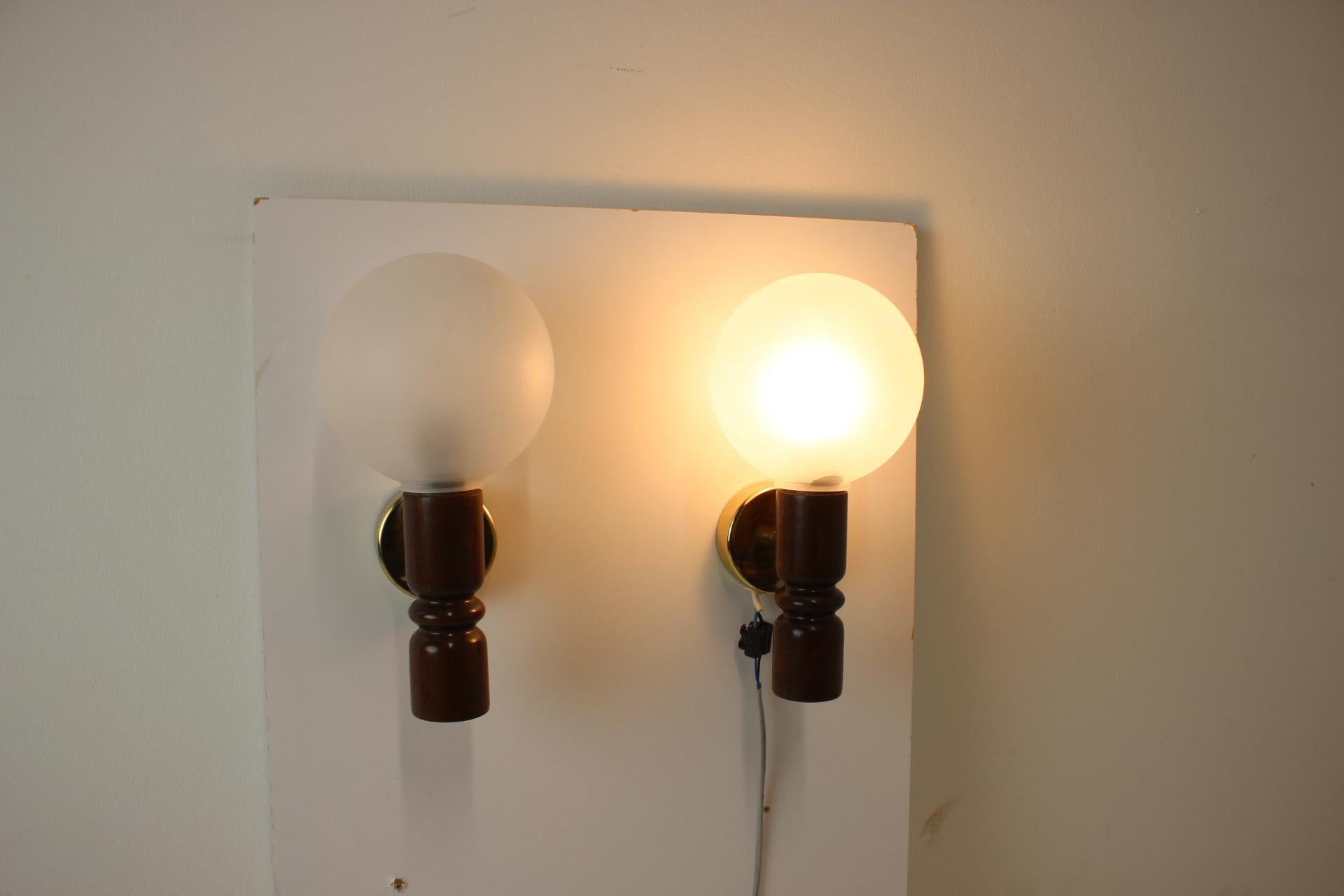 Wood Mid-Century Wall Lamp by Pokrok Zilina, 1970's For Sale