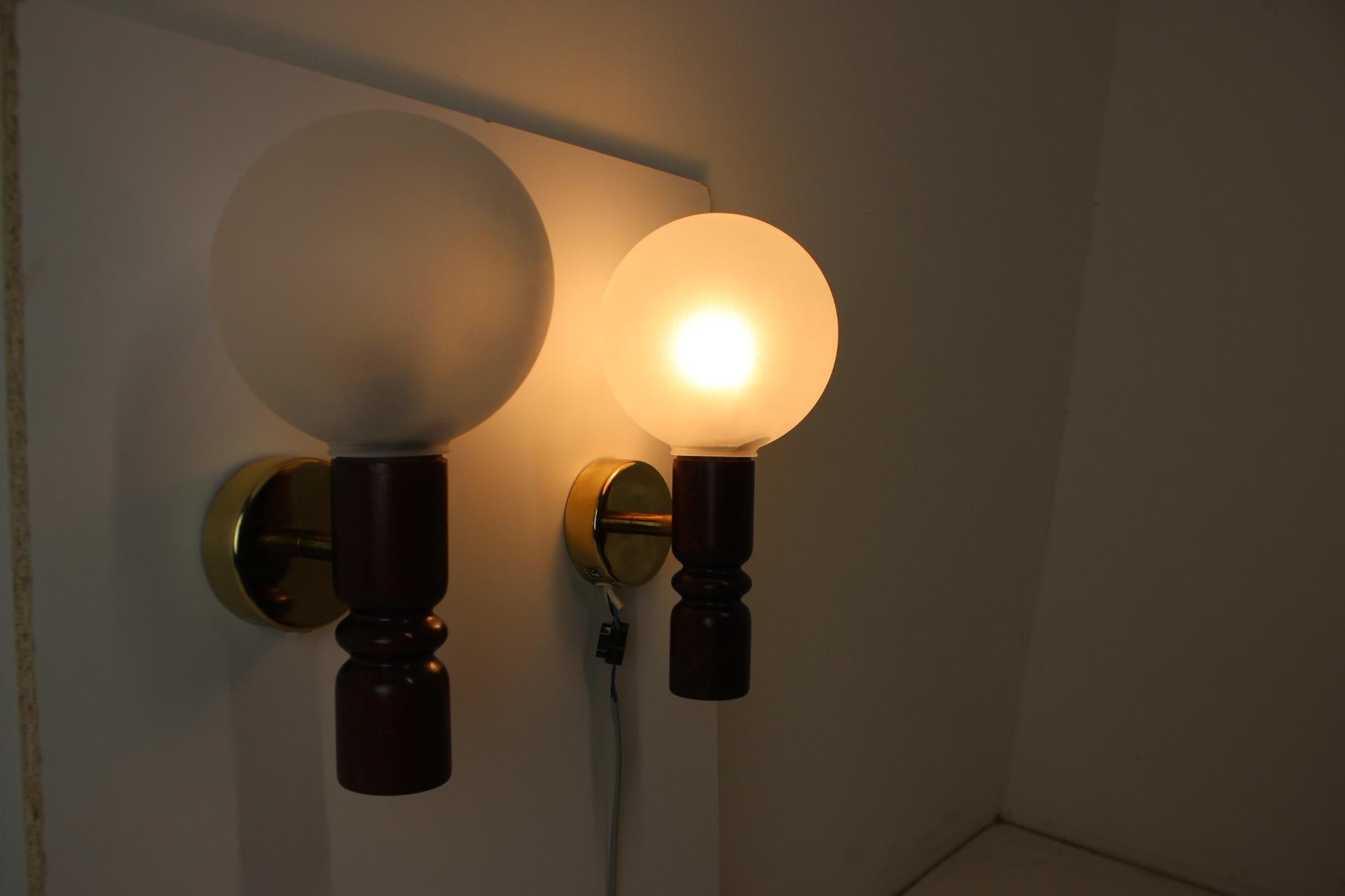 Mid-Century Wall Lamp by Pokrok Zilina, 1970's For Sale 2