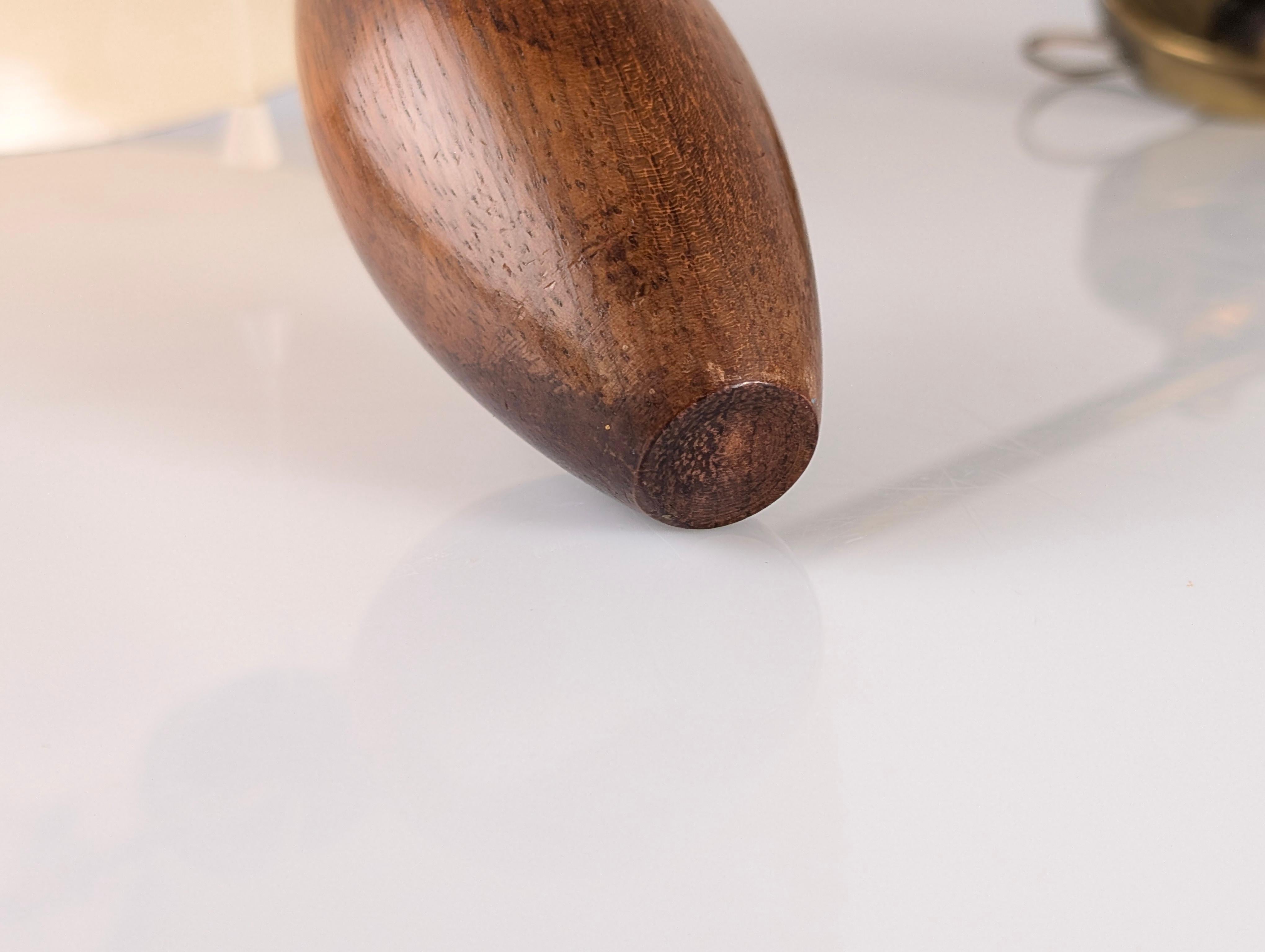 Mid-Century Wandleuchte aus Messing und Holz mit schwarzem Schirm, 1950er Jahre im Angebot 4