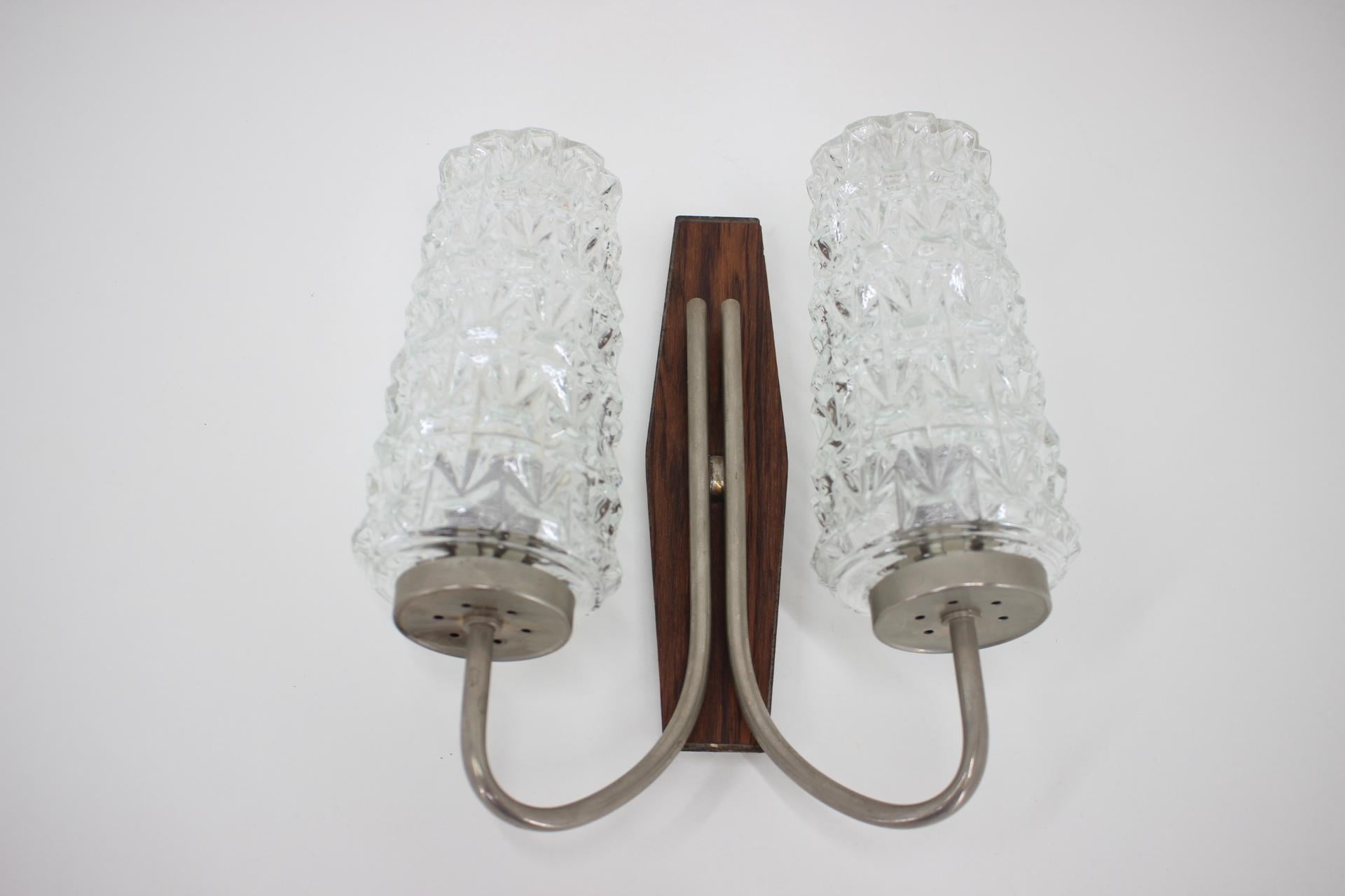 Late 20th Century Midcentury Wall Lamp in Style of Stilnovo, 1970s For Sale
