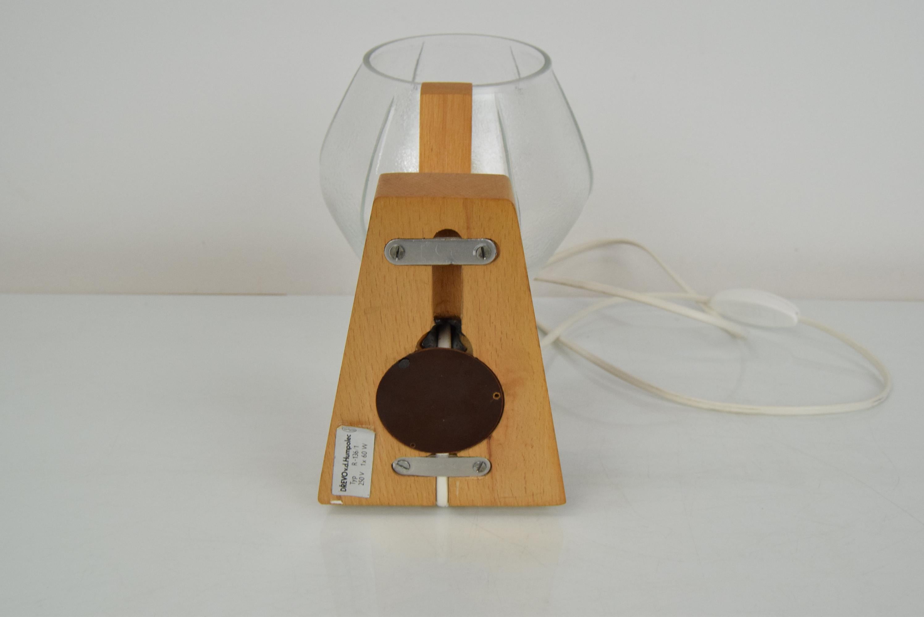 Lampada da parete di metà secolo, di Drevo Humpolec, anni '60 in vendita 6