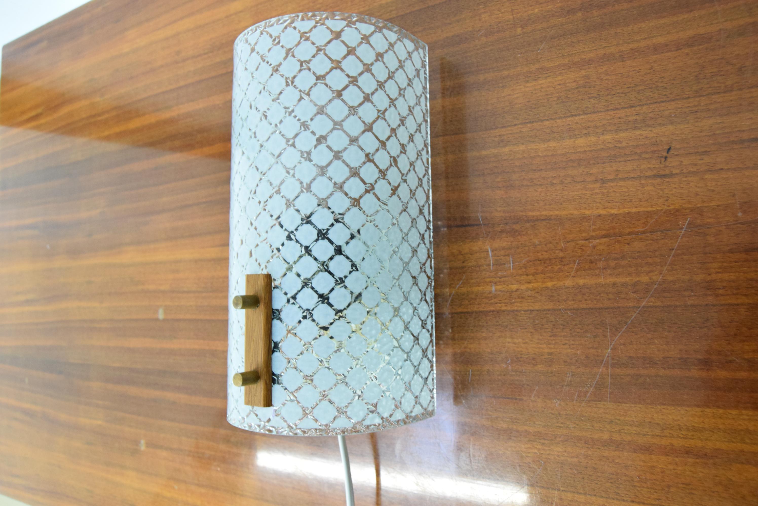 Mid-century Wall Lamp, circa 1980's.  For Sale 3