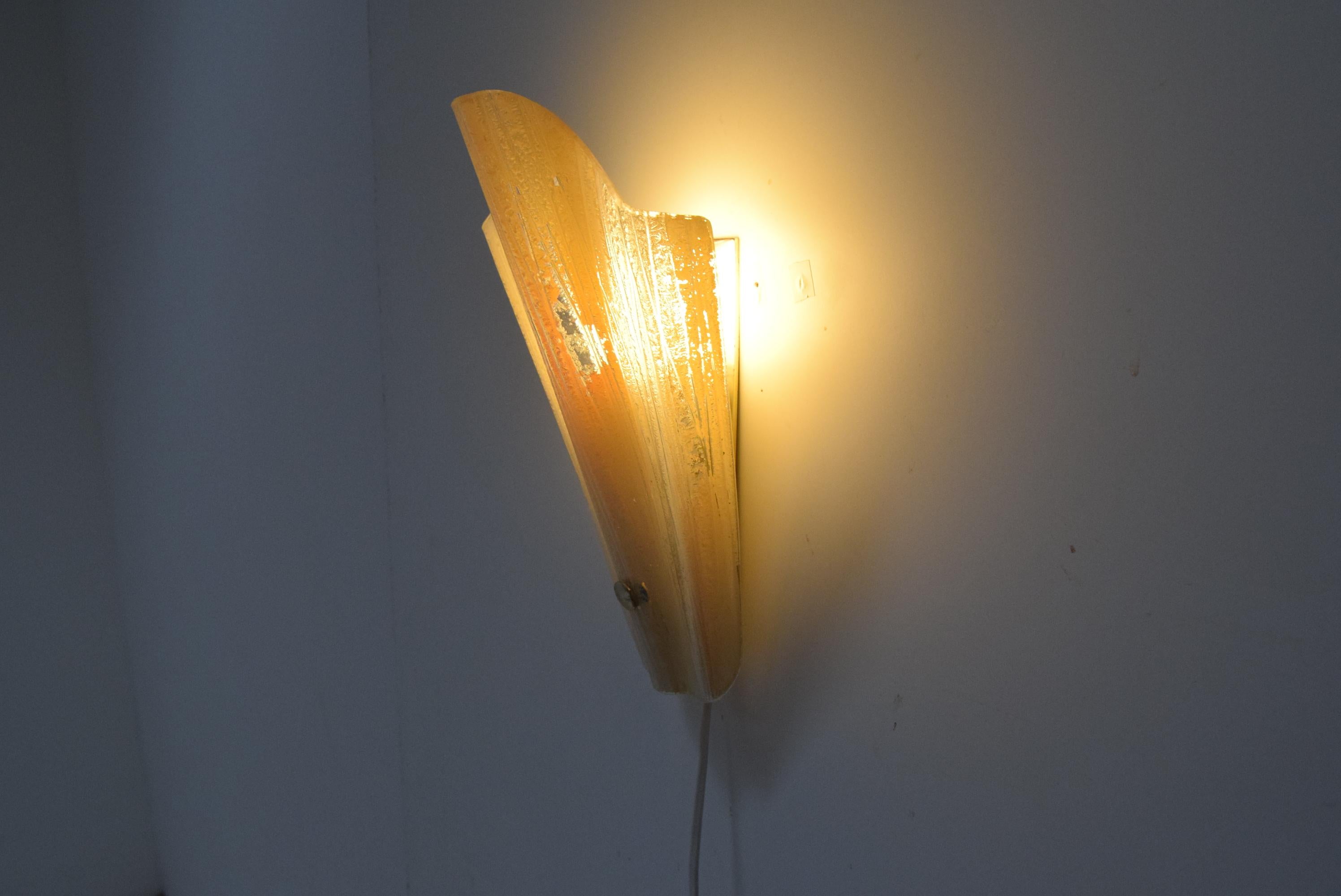 Lampada da parete di metà secolo, circa anni '90. in vendita 1