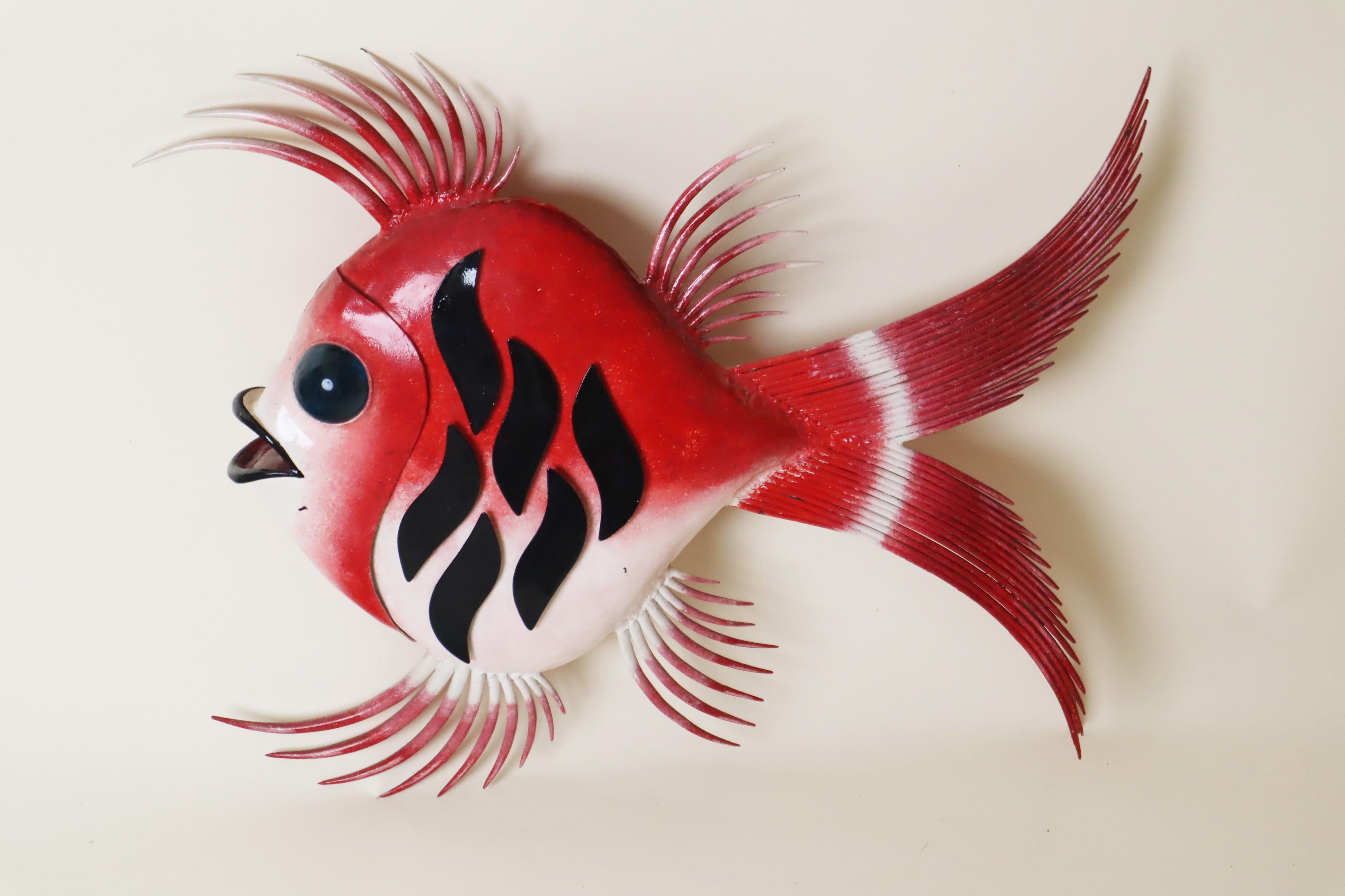 Mid Century Wall Light Artwork Red Fish with Aquamarine Eye In Good Condition For Sale In Hannover, DE