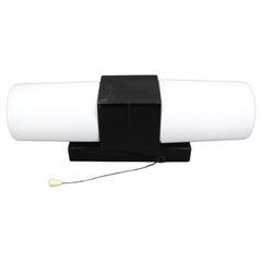 Mid Century Wandleuchte aus Bakelit und Glas, 1960er Jahre Mid Century Wandleuchte aus Bakelit und Glas, 1960er Jahre